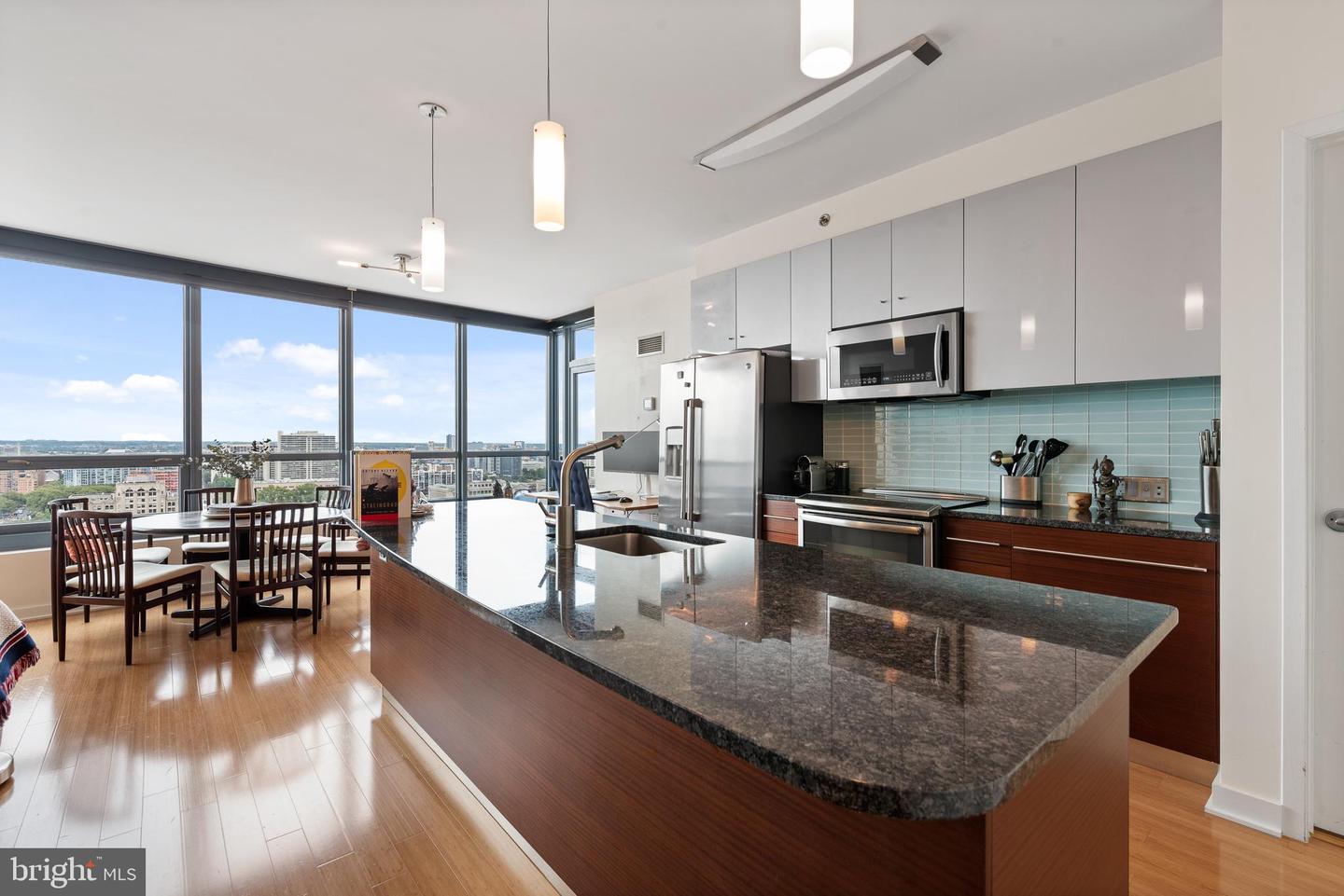 2101 MARKET STREET Unit: 2401