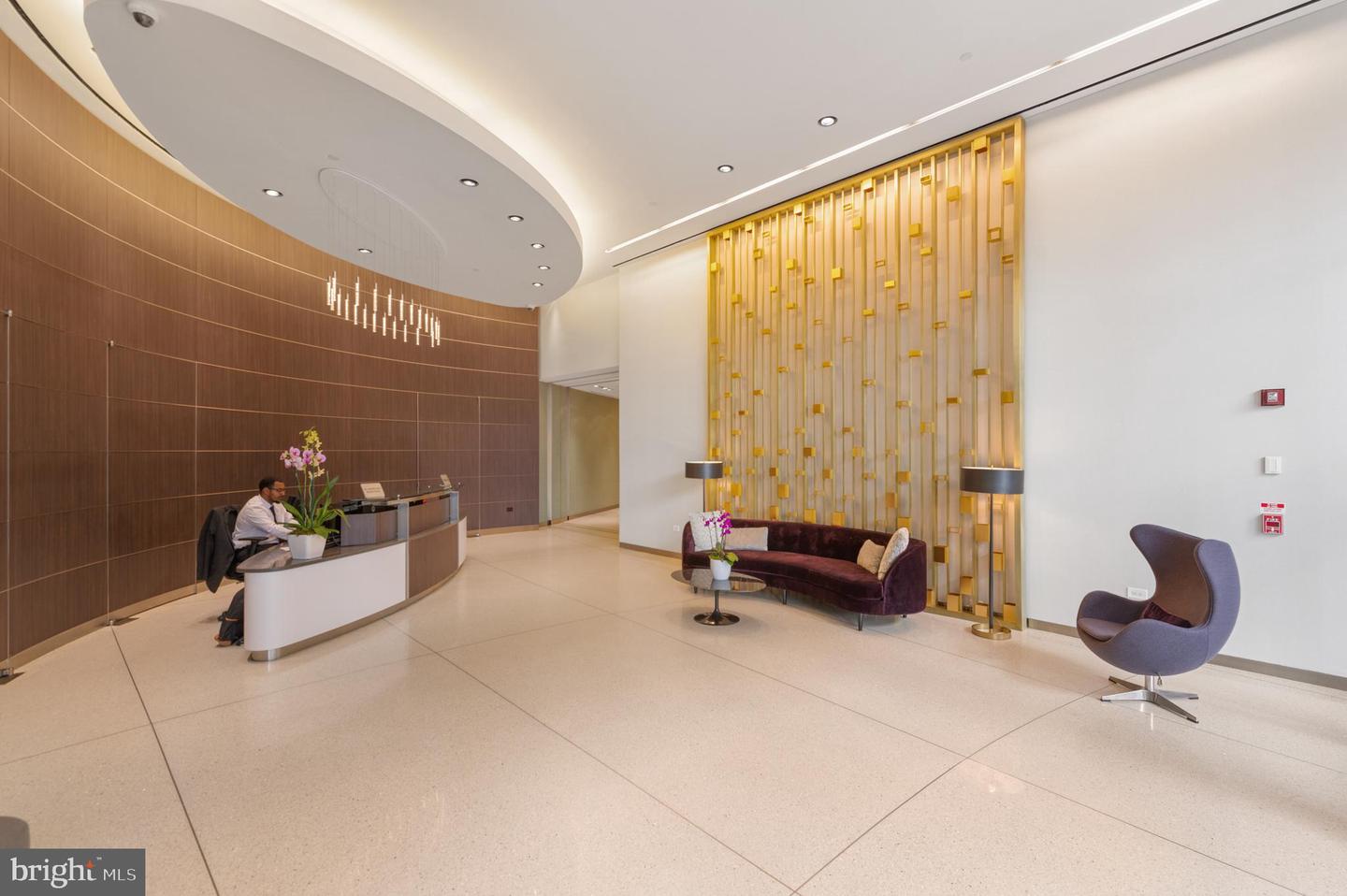 2101 MARKET STREET Unit: 2401