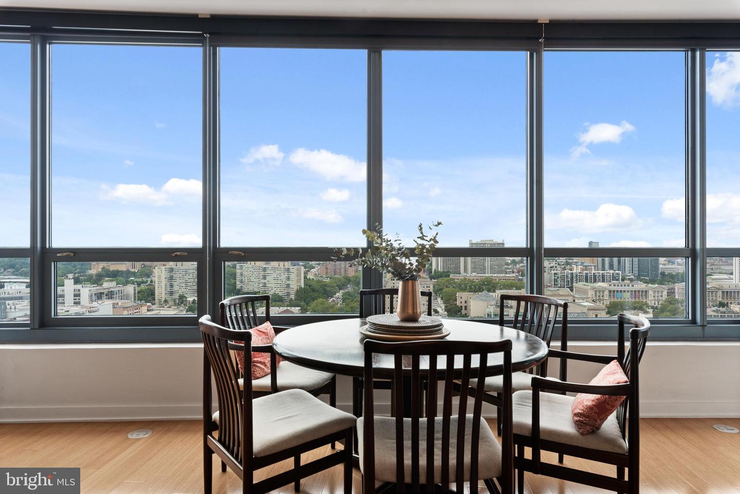 2101 MARKET STREET Unit: 2401