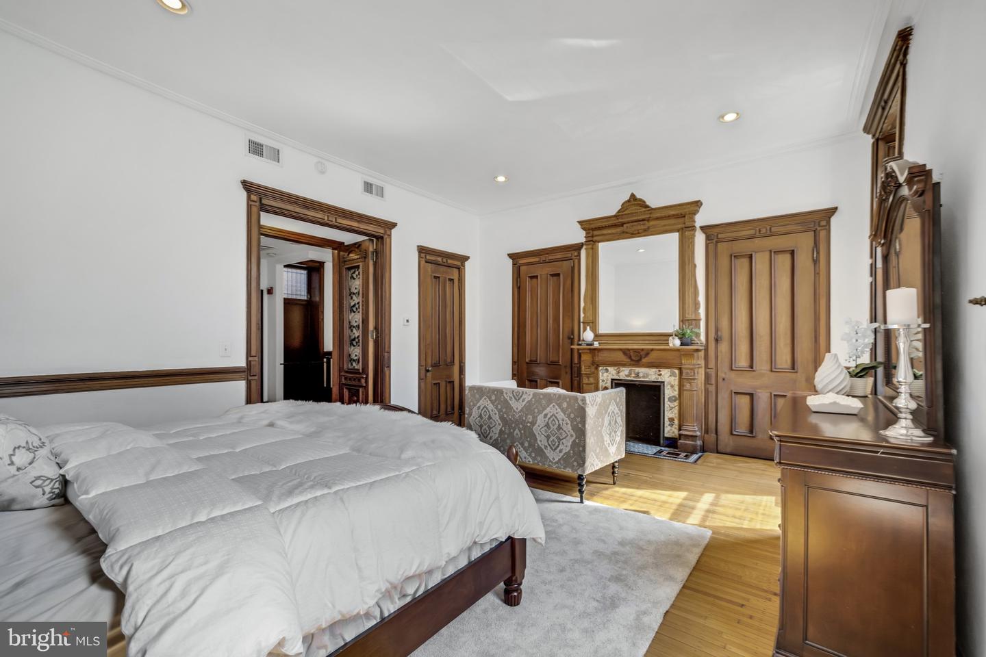 1717 SPRING GARDEN STREET Unit: A