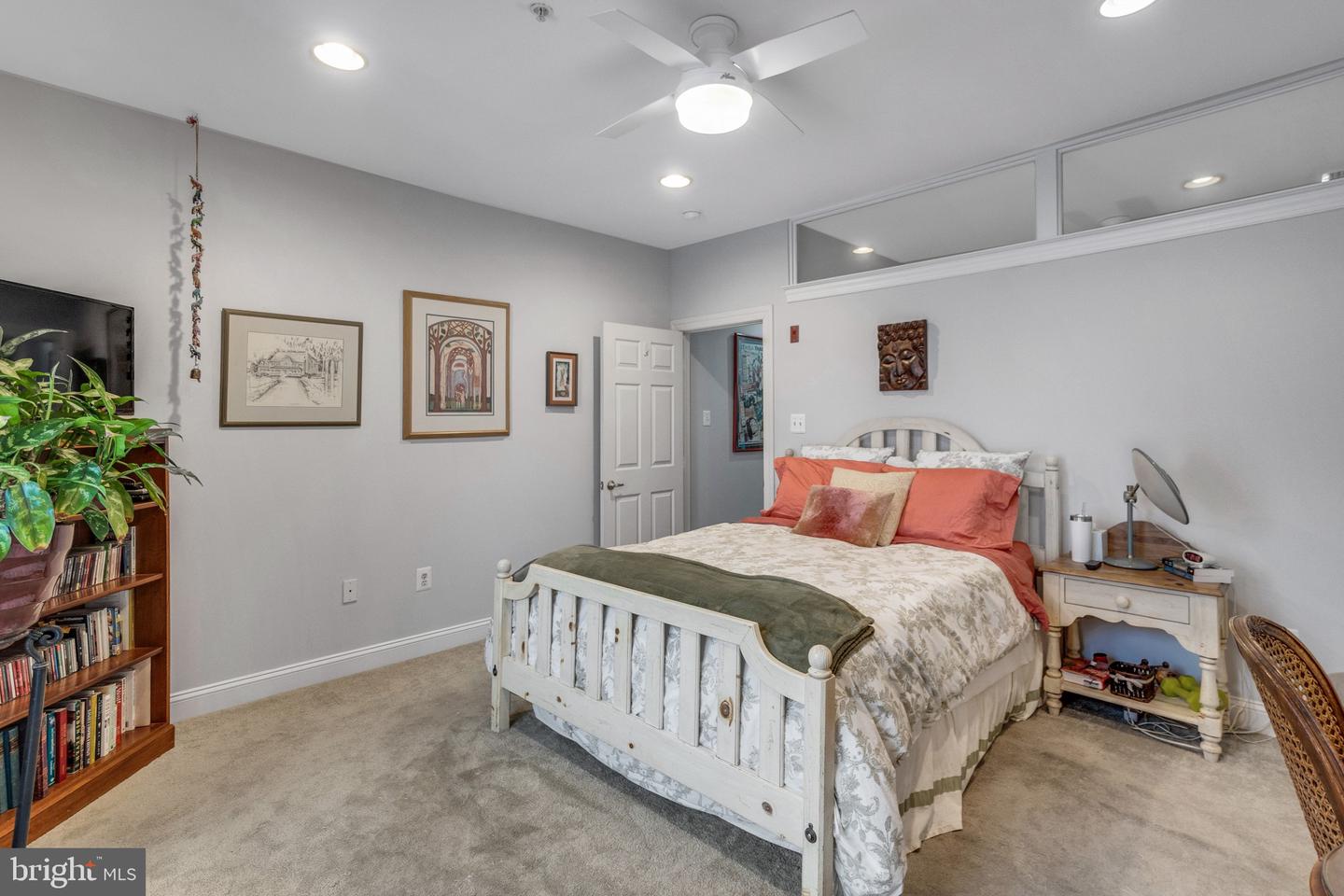 6 S STRAWBERRY STREET Unit: 7