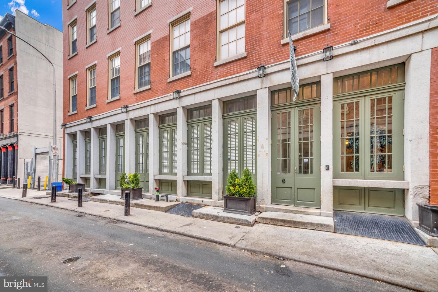 6 S STRAWBERRY STREET Unit: 7