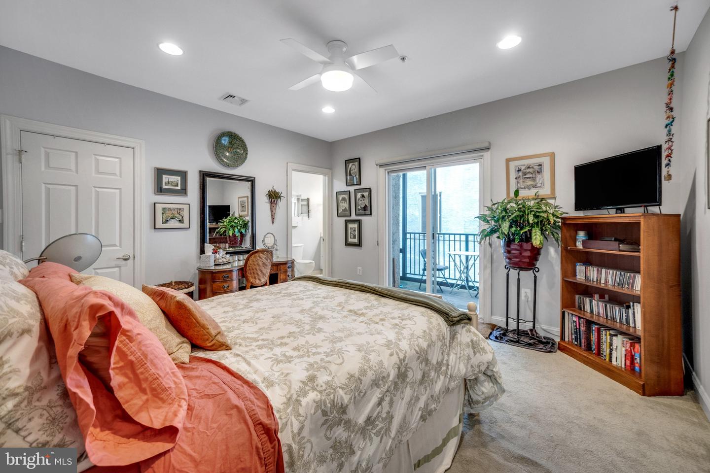 6 S STRAWBERRY STREET Unit: 7