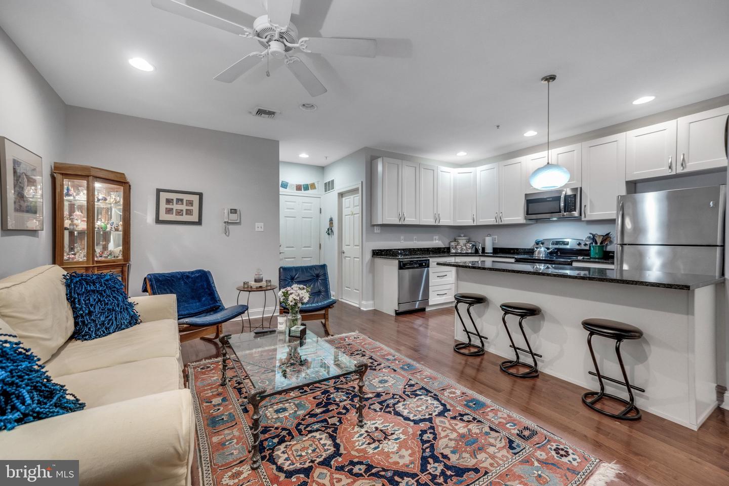 6 S STRAWBERRY STREET Unit: 7