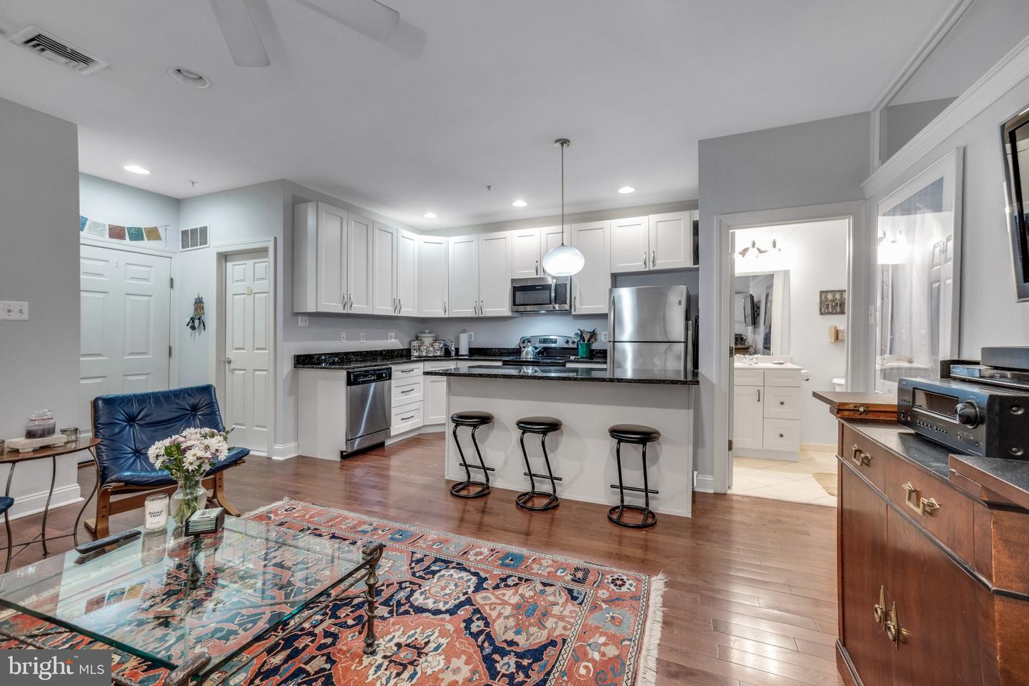 6 S STRAWBERRY STREET Unit: 7