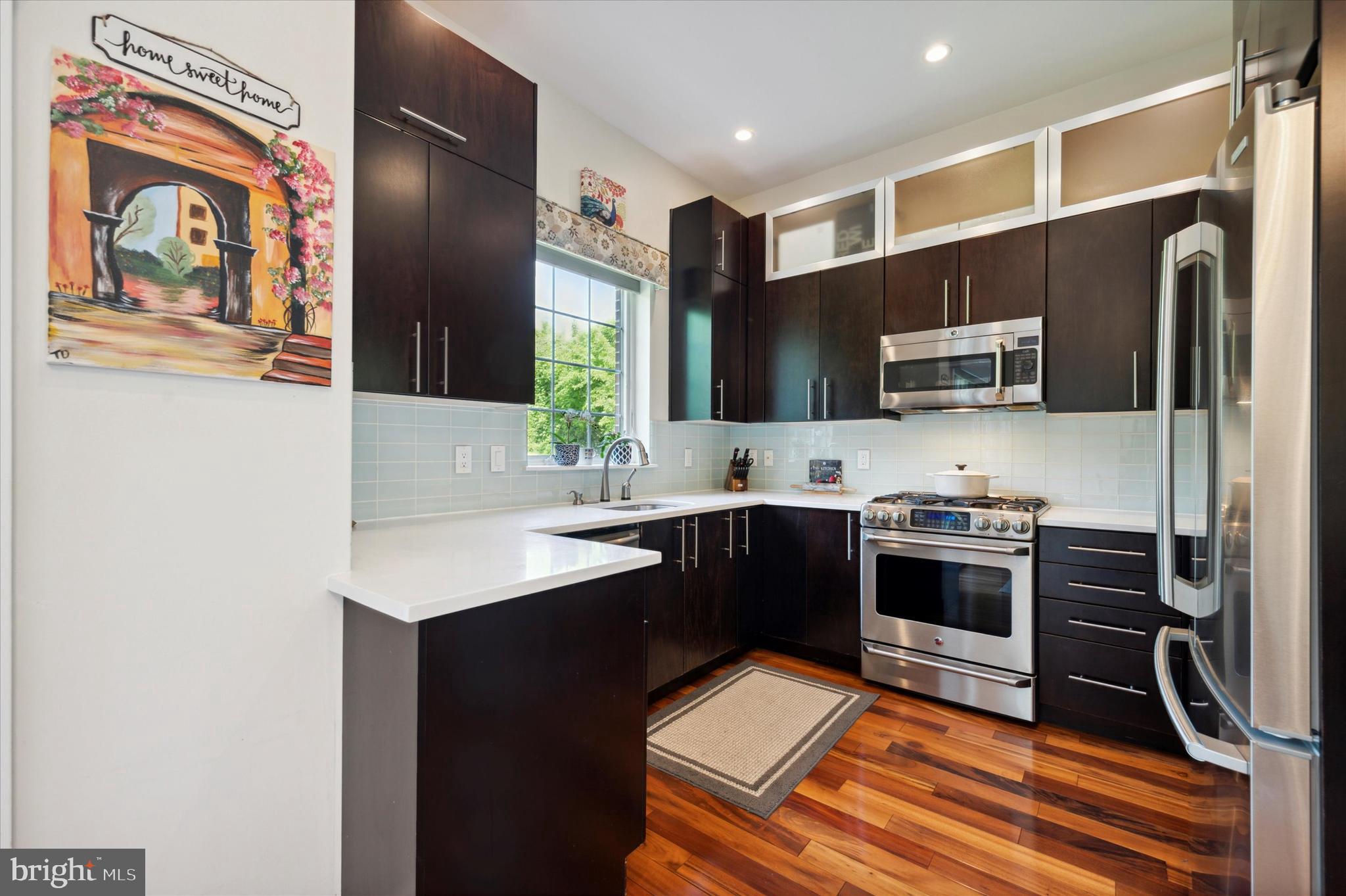 842 INDEPENDENCE COURT
