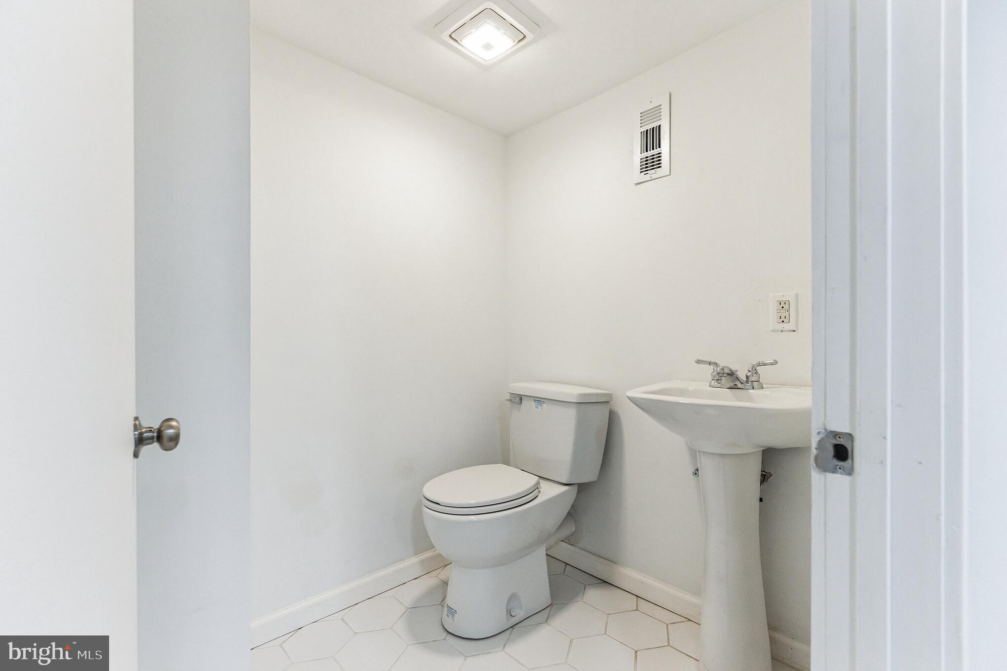 2221 FITZWATER STREET Unit: 1