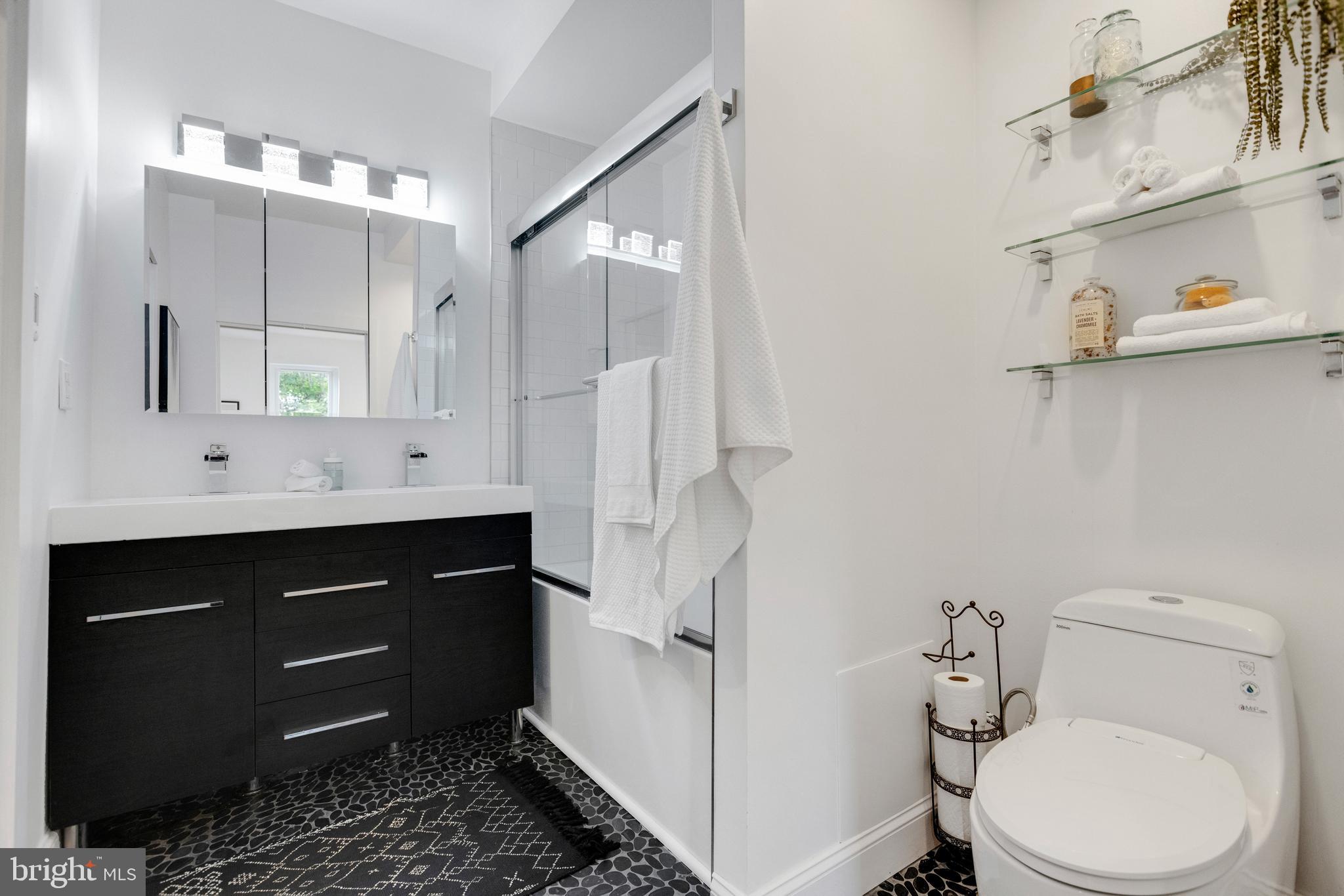 2221 FITZWATER STREET Unit: 1