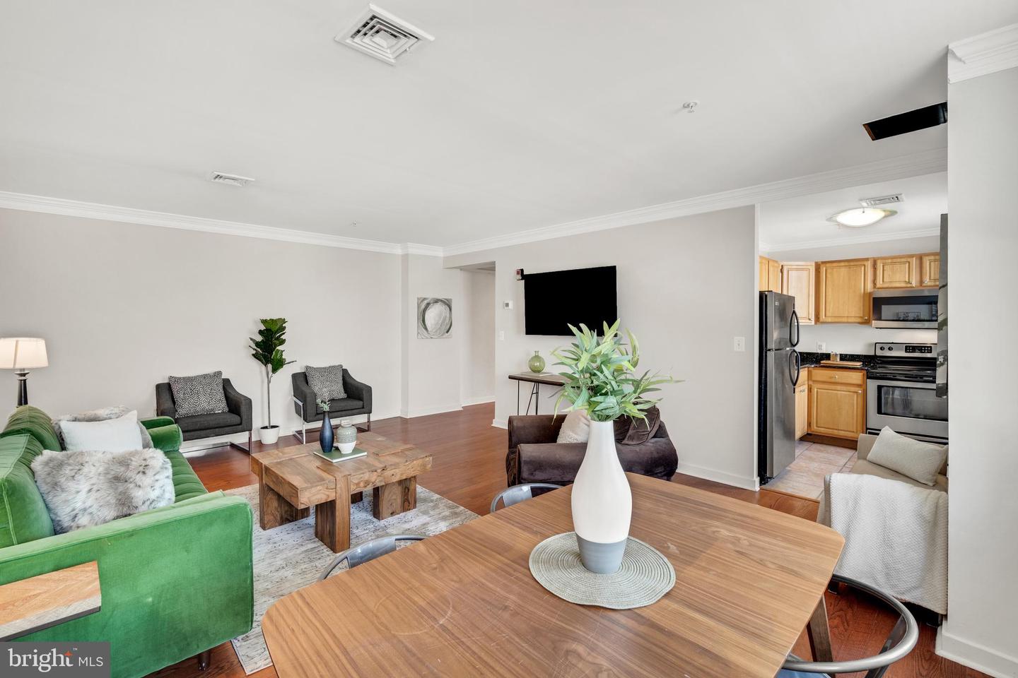 1939 CHESTNUT STREET Unit: 4D