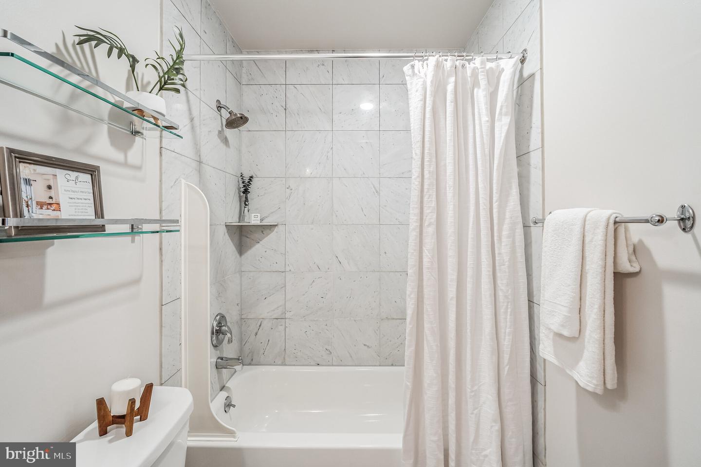1939 CHESTNUT STREET Unit: 4D