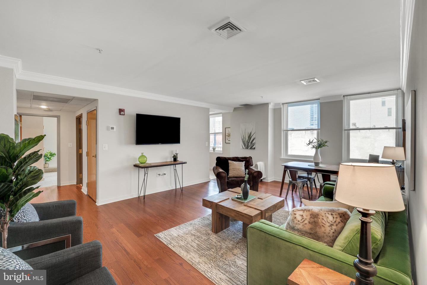 1939 CHESTNUT STREET Unit: 4D