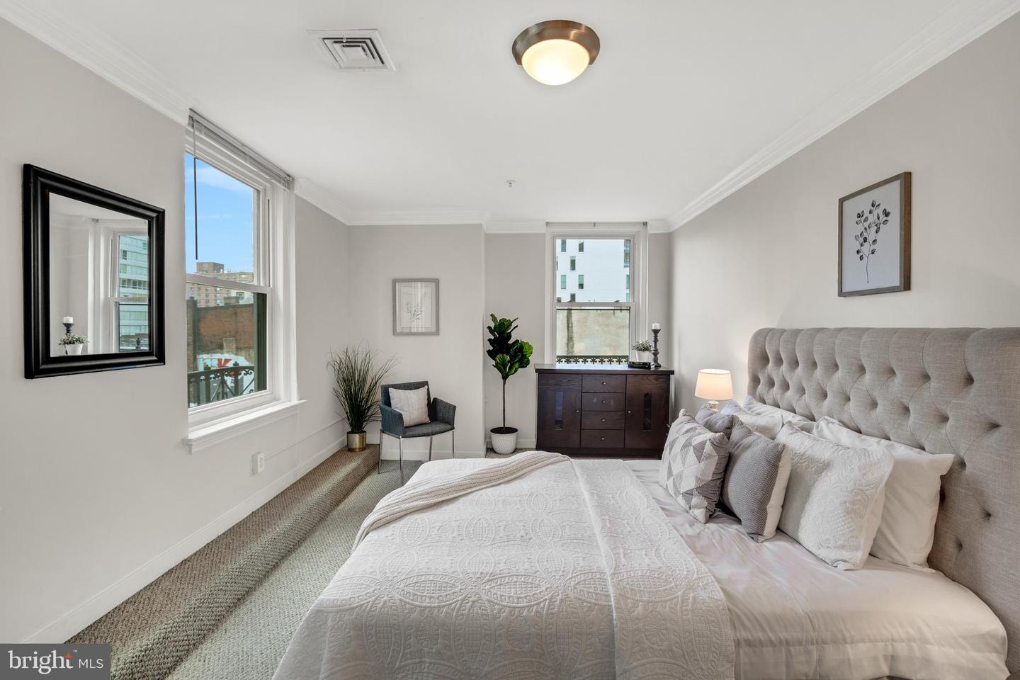 1939 CHESTNUT STREET Unit: 4D