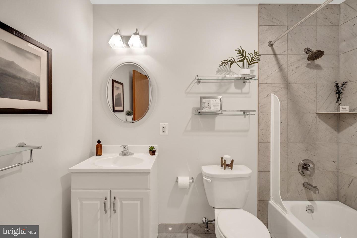 1939 CHESTNUT STREET Unit: 4D