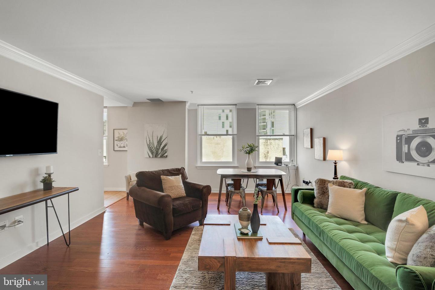 1939 CHESTNUT STREET Unit: 4D