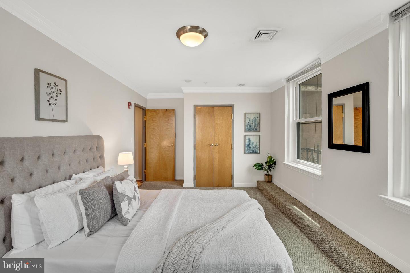1939 CHESTNUT STREET Unit: 4D