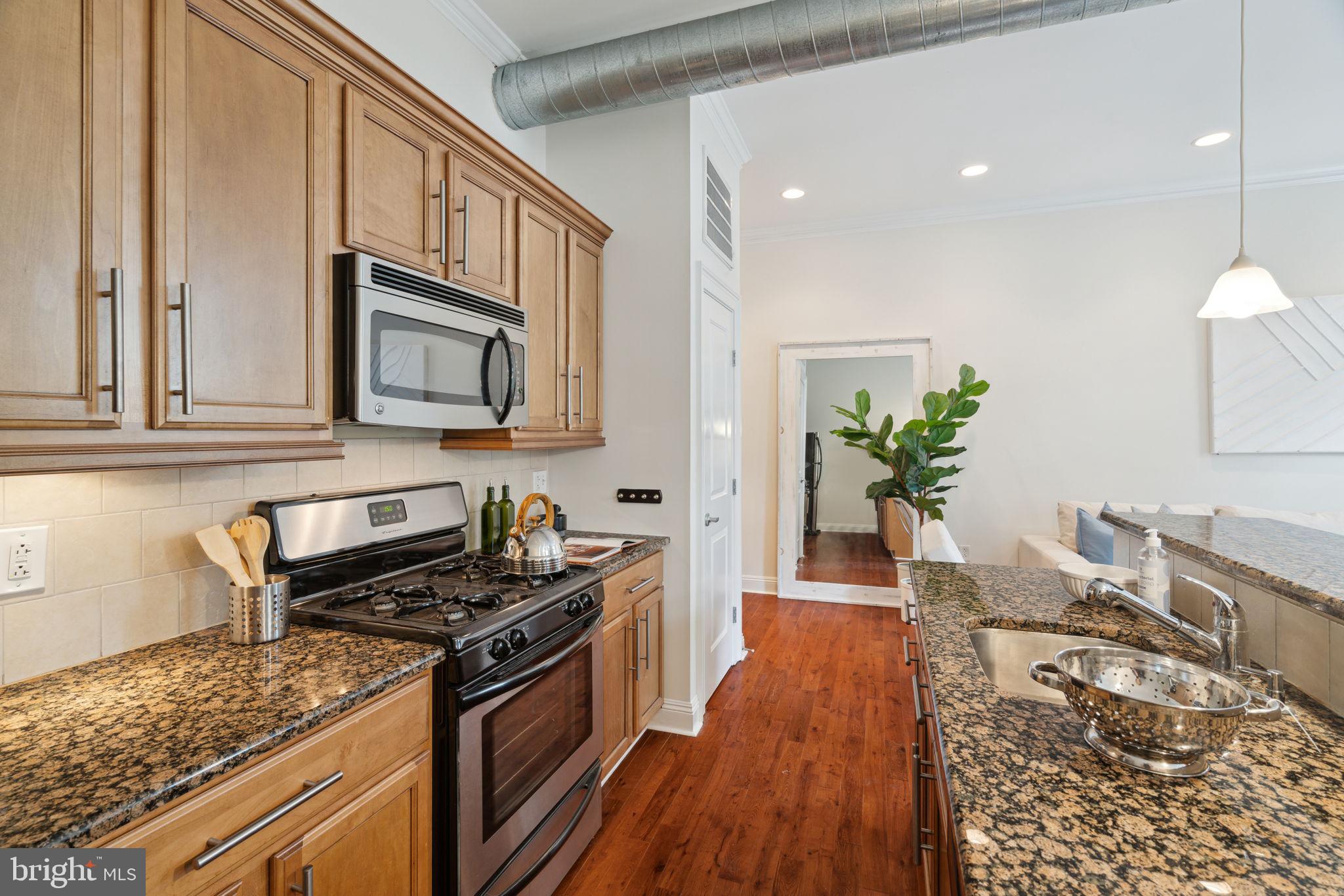 1716 PINE STREET Unit: 2F