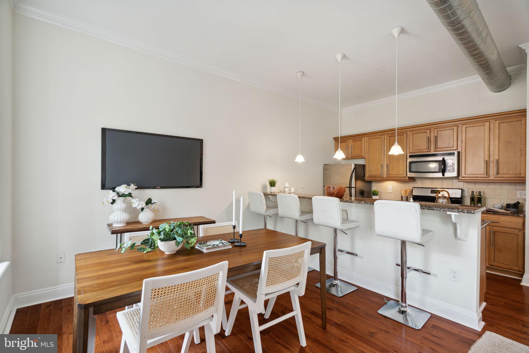 1716 PINE STREET Unit: 2F