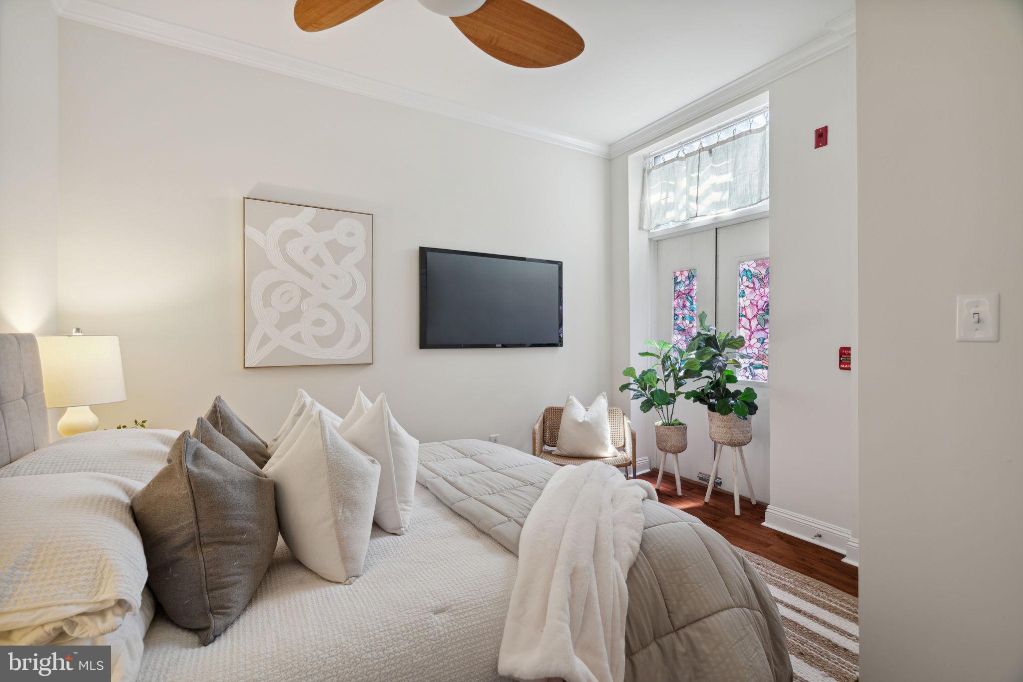 1716 PINE STREET Unit: 2F