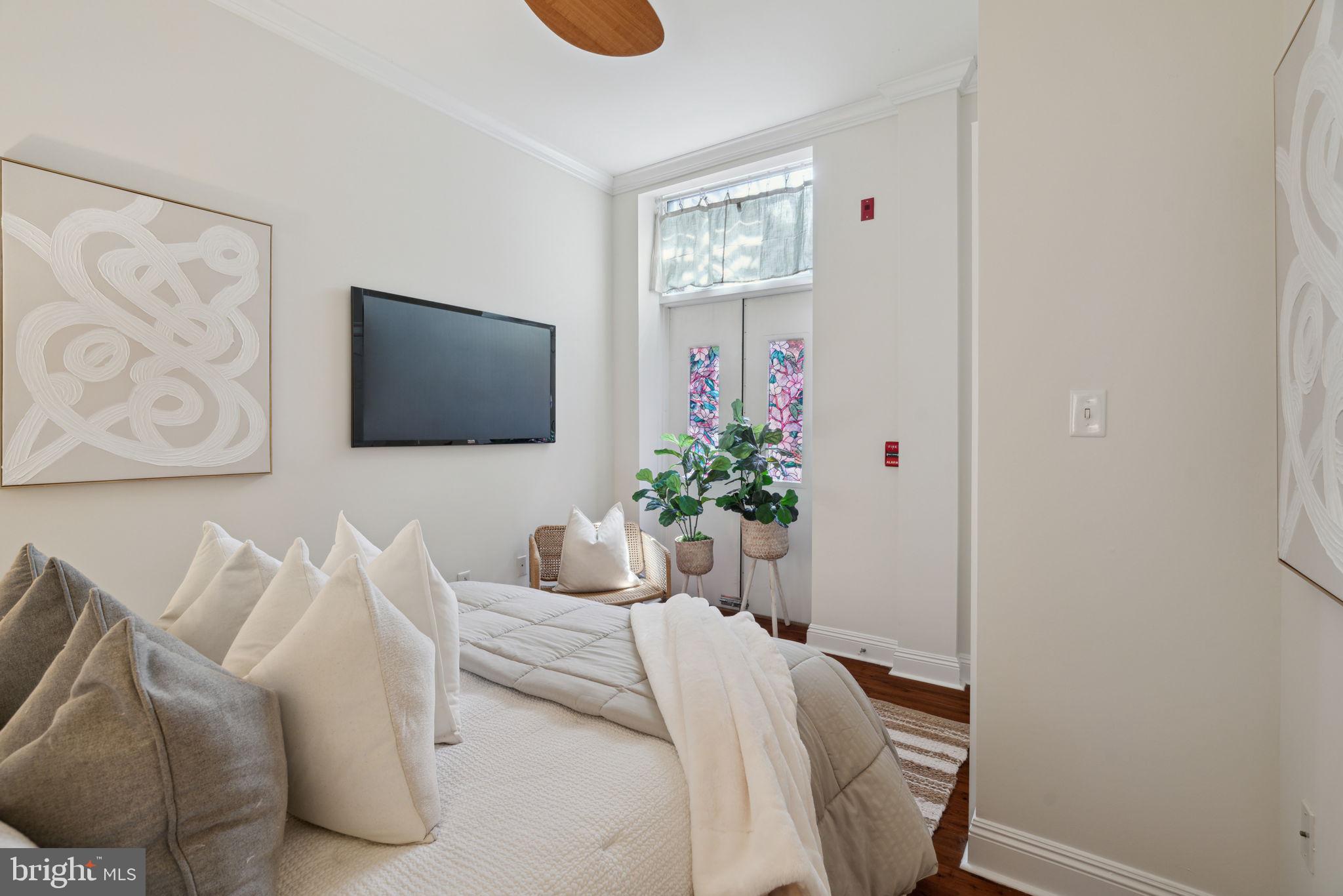 1716 PINE STREET Unit: 2F