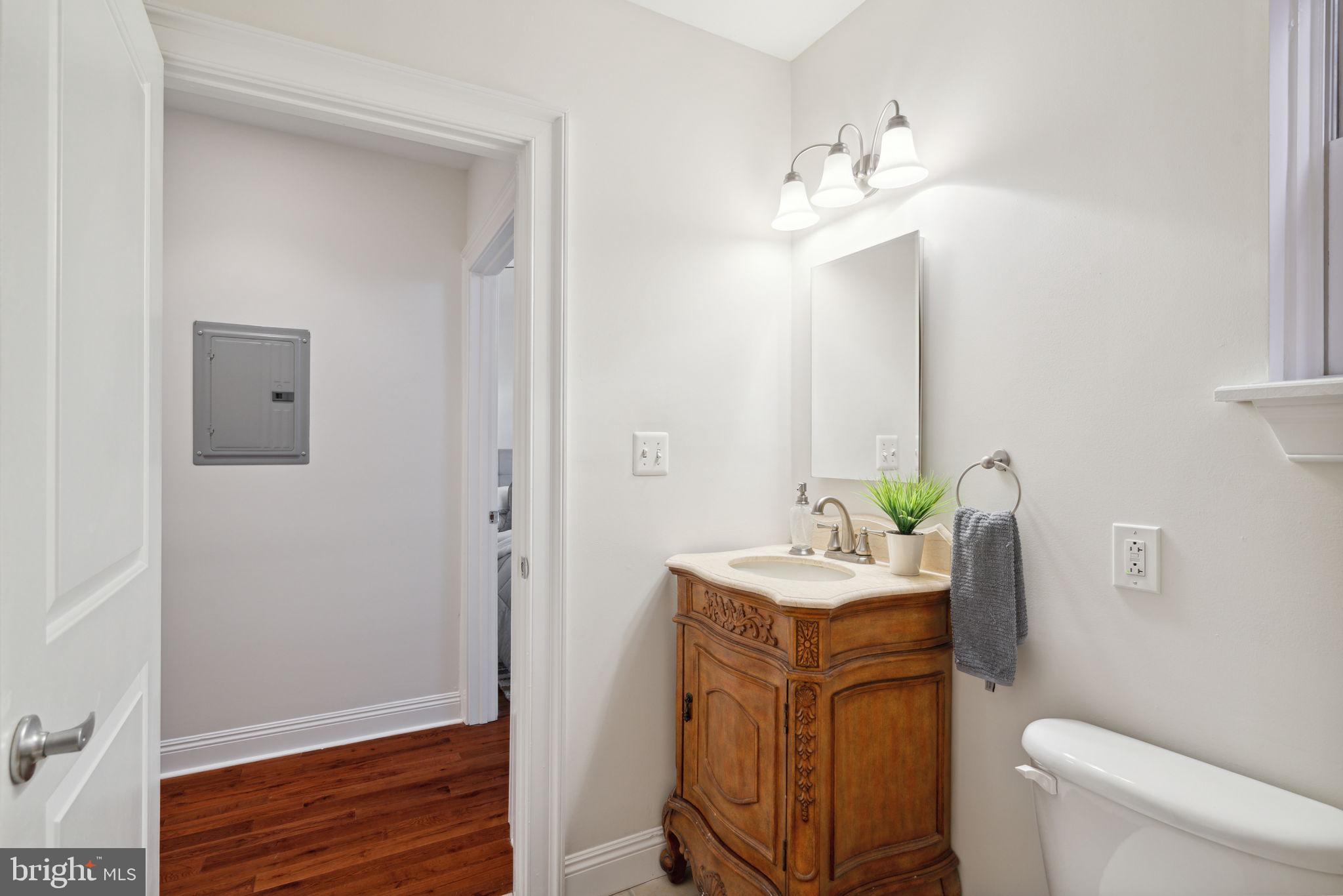 1716 PINE STREET Unit: 2F