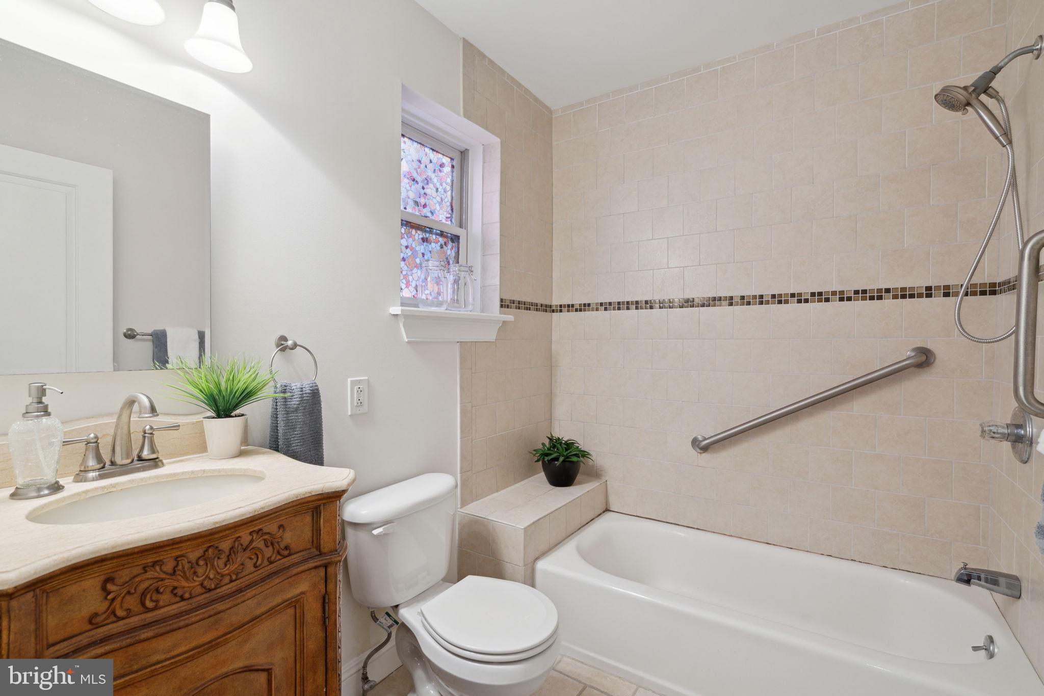 1716 PINE STREET Unit: 2F