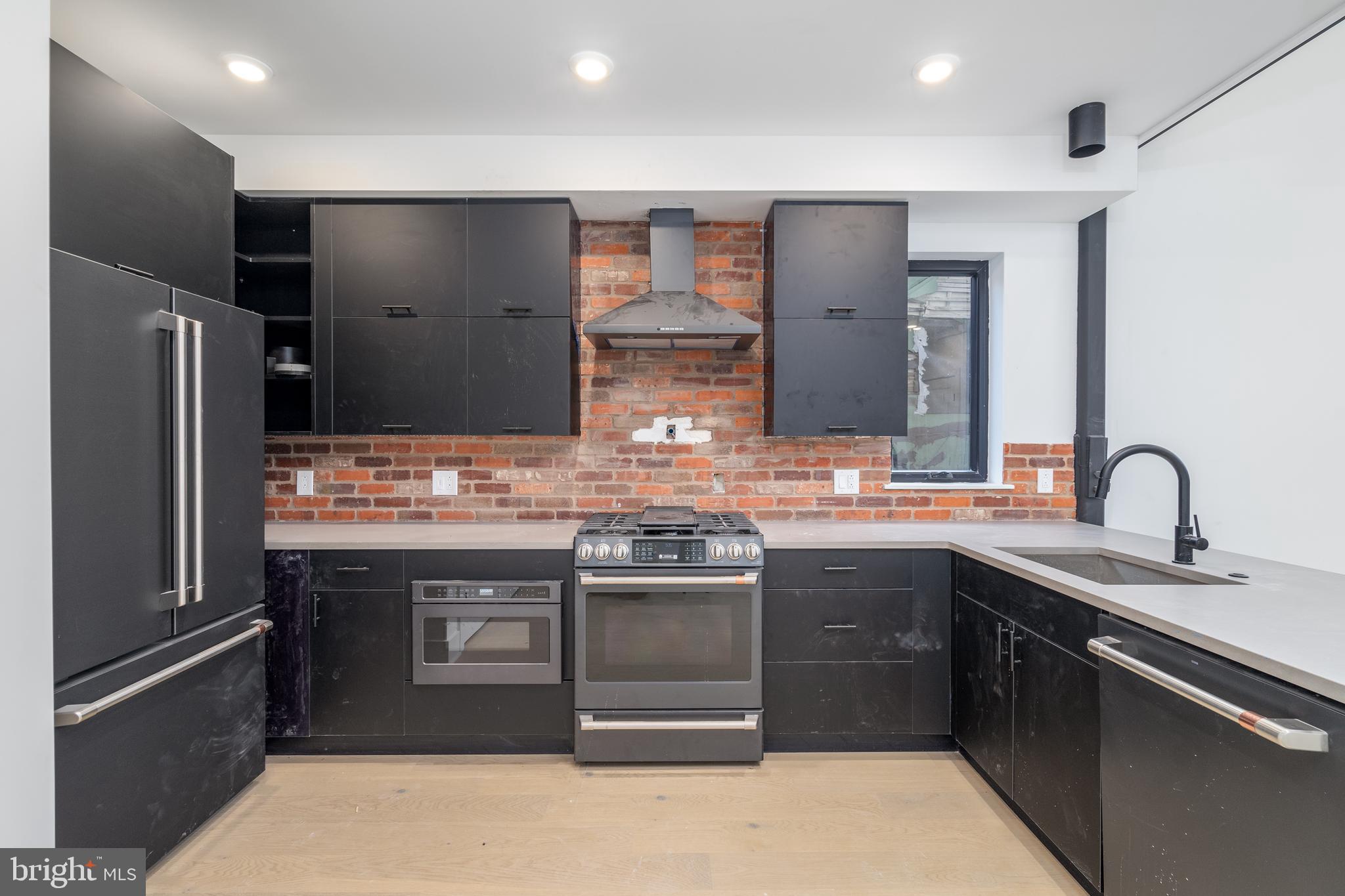 1139 N 3rd STREET Unit: 3