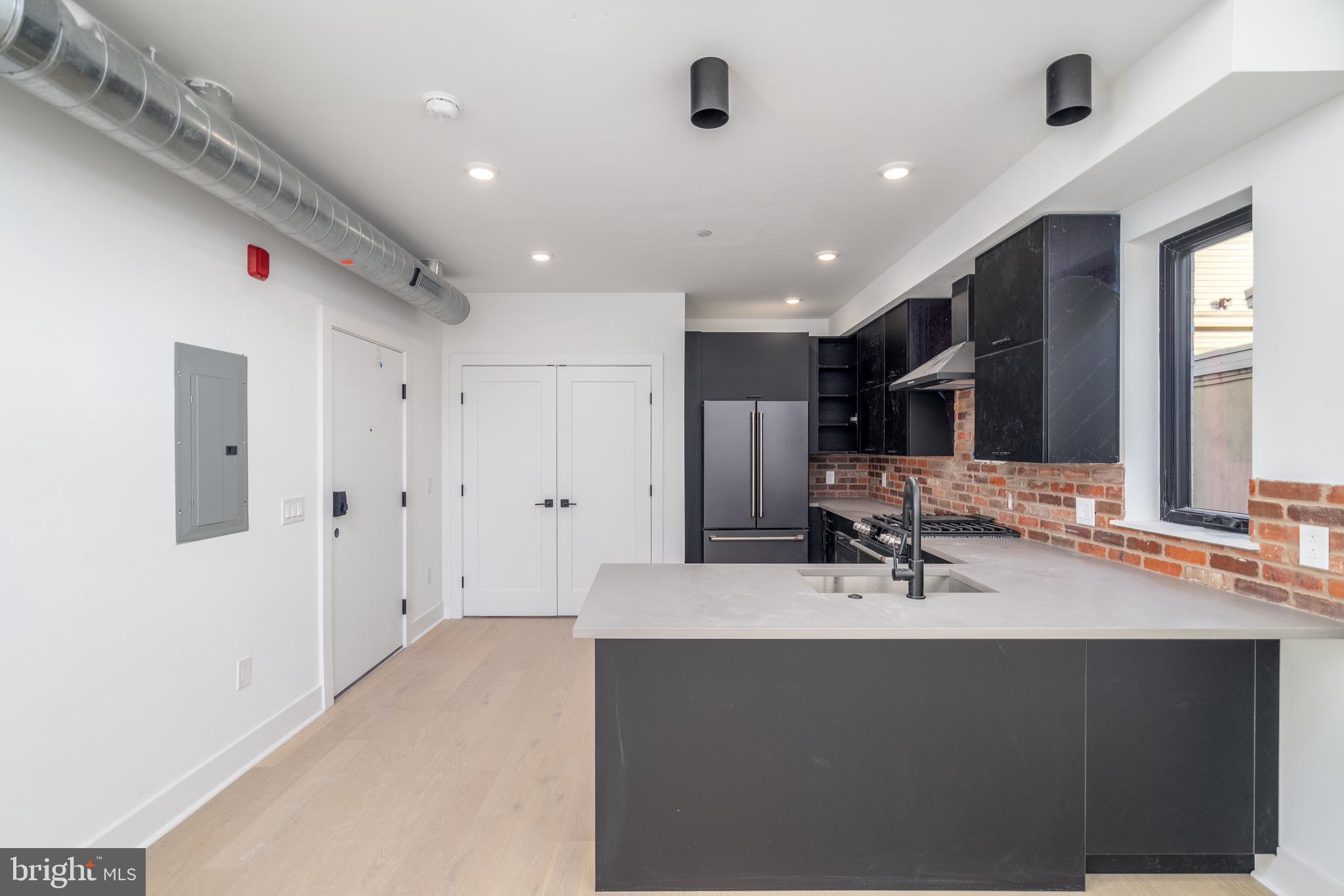 1139 N 3rd STREET Unit: 3