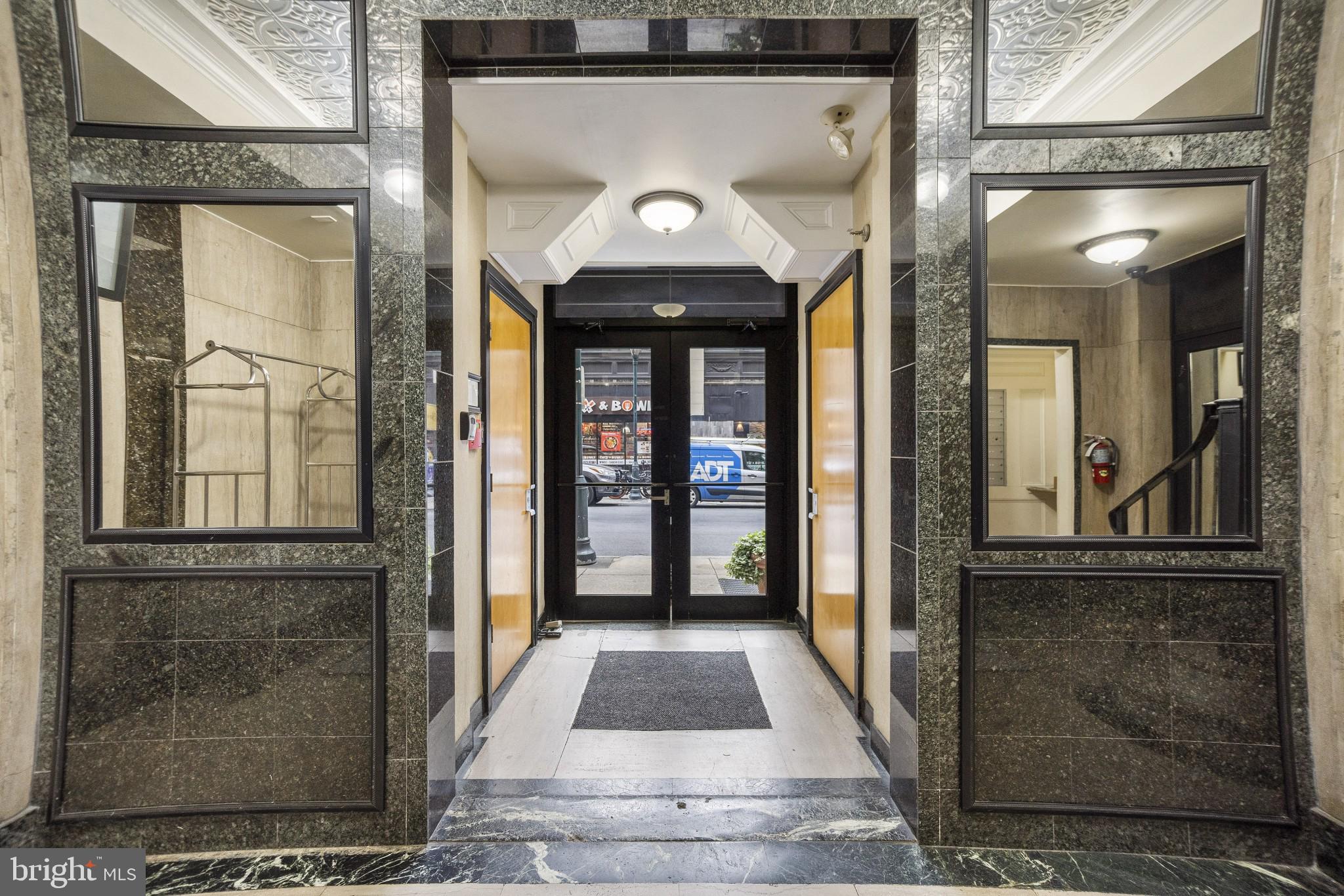 1939 Chestnut STREET Unit: 8A