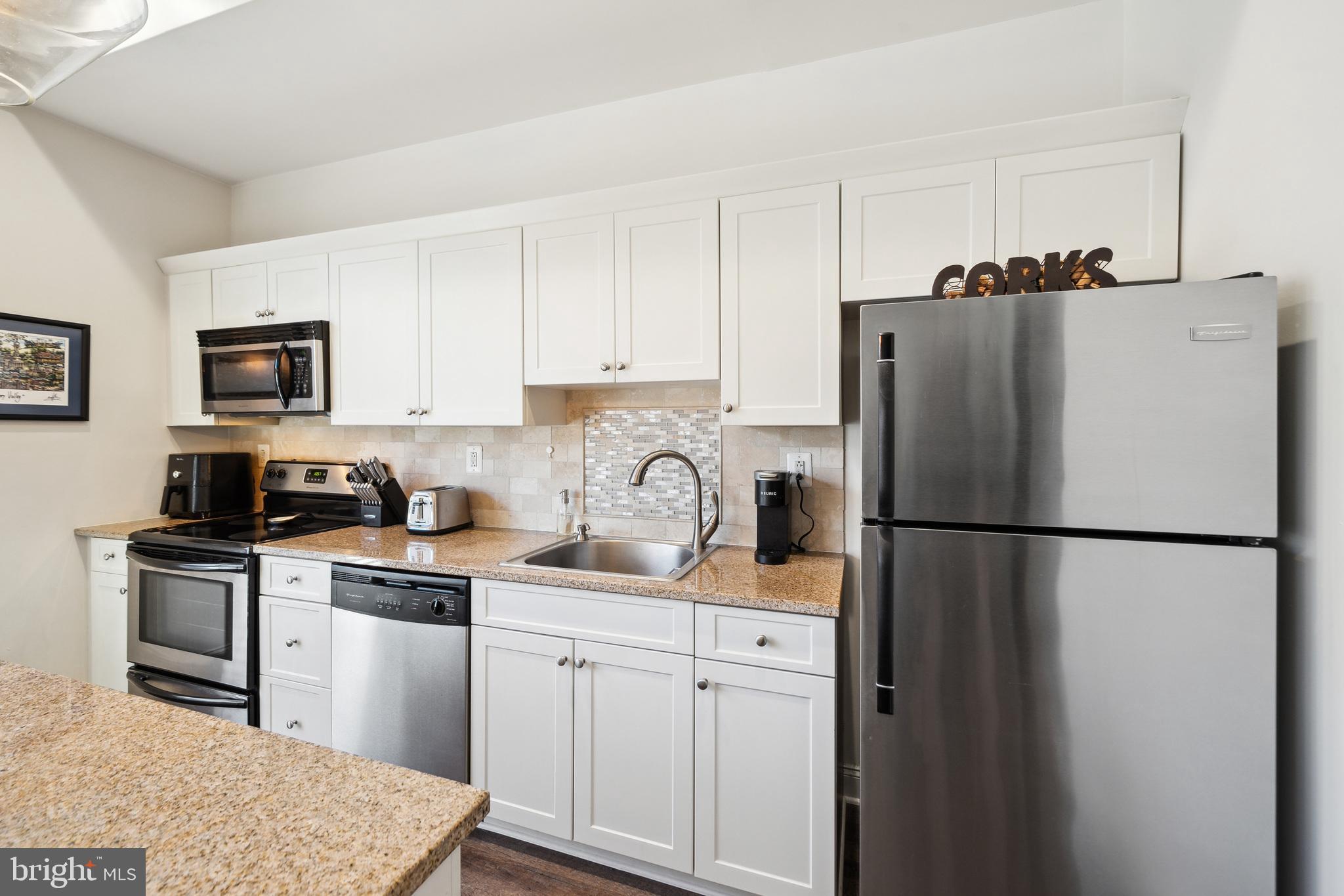 125-27 N 4th St #108