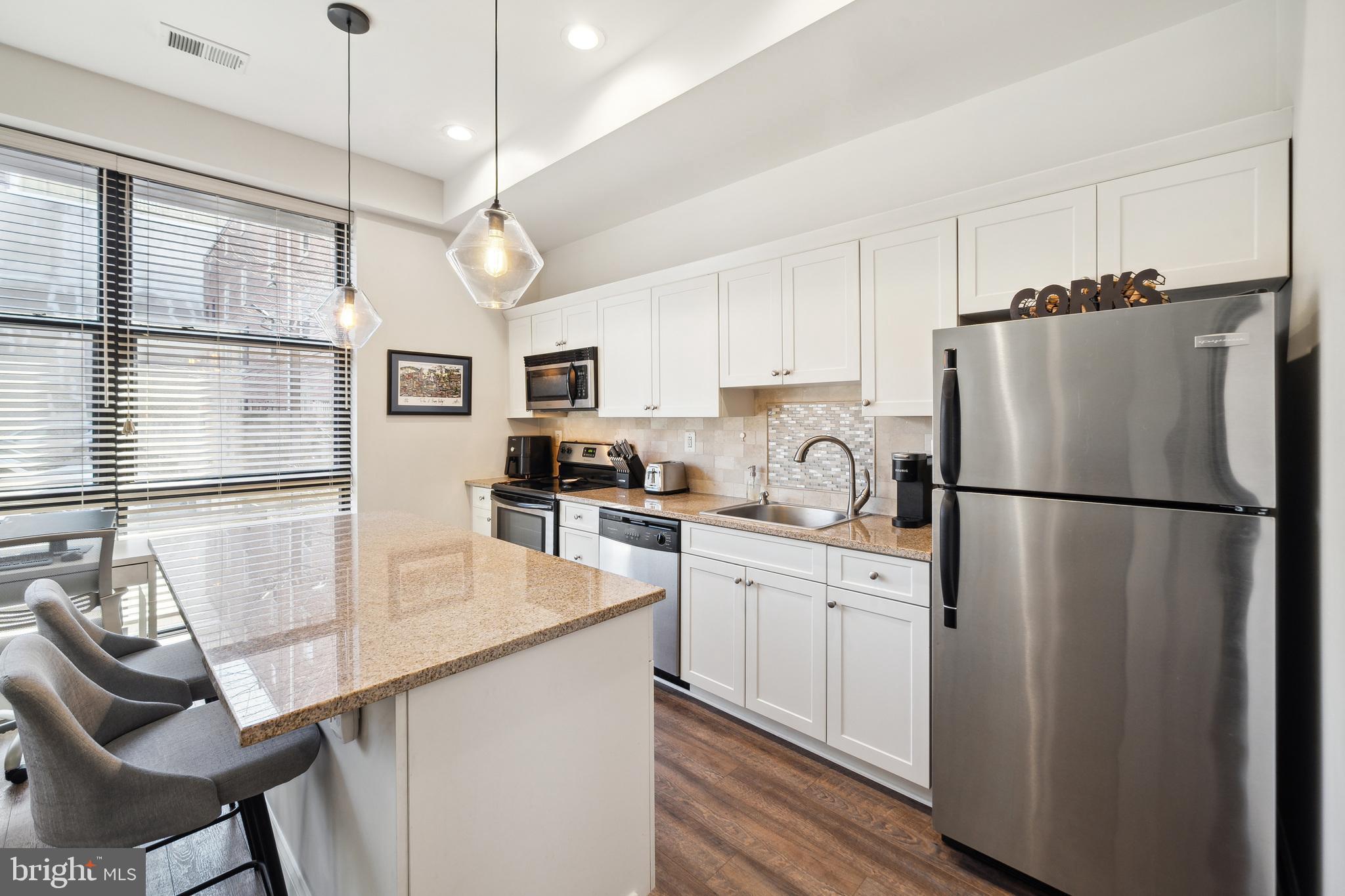 125-27 N 4th St #108