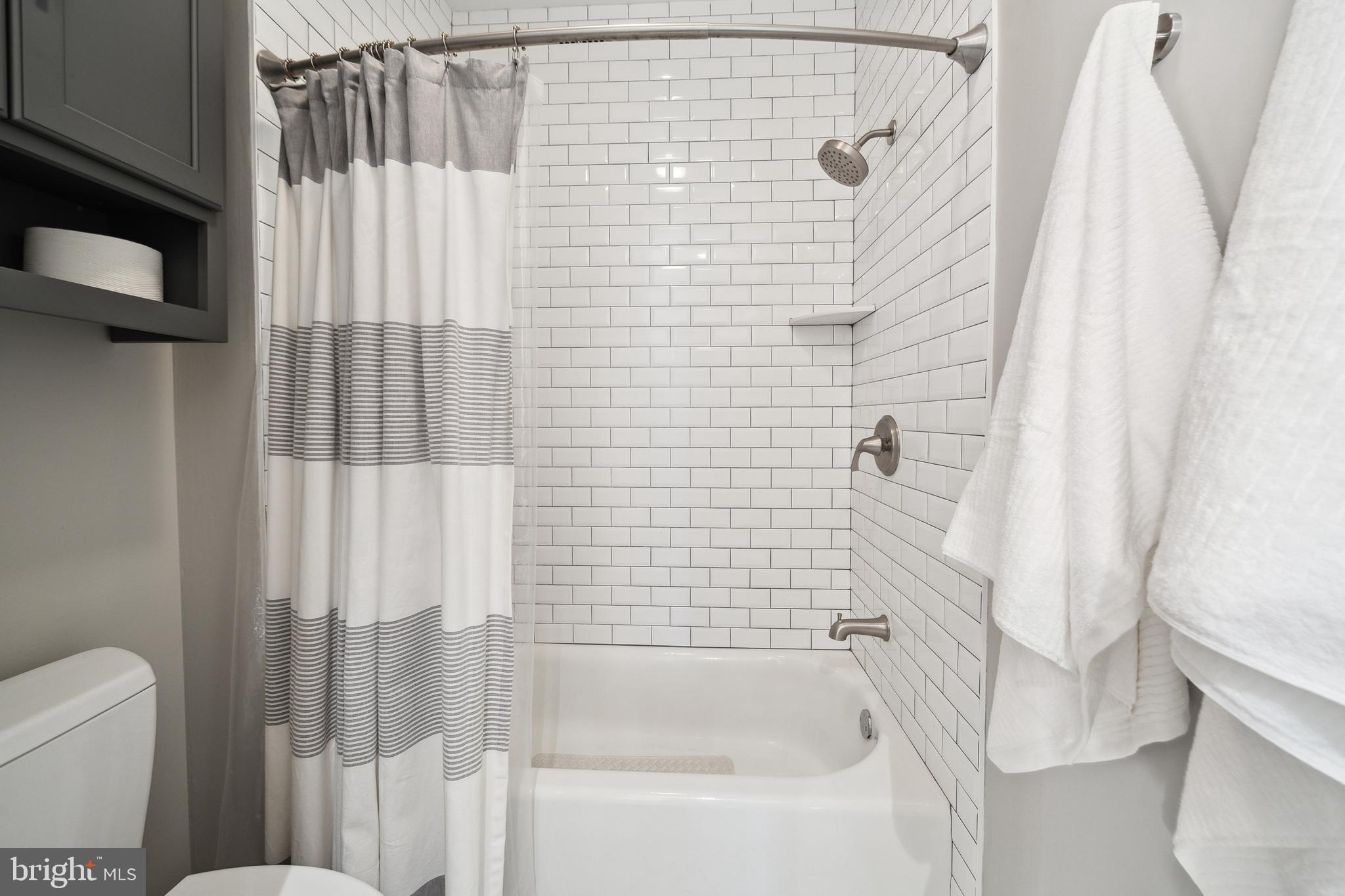 125-27 N 4th St #108