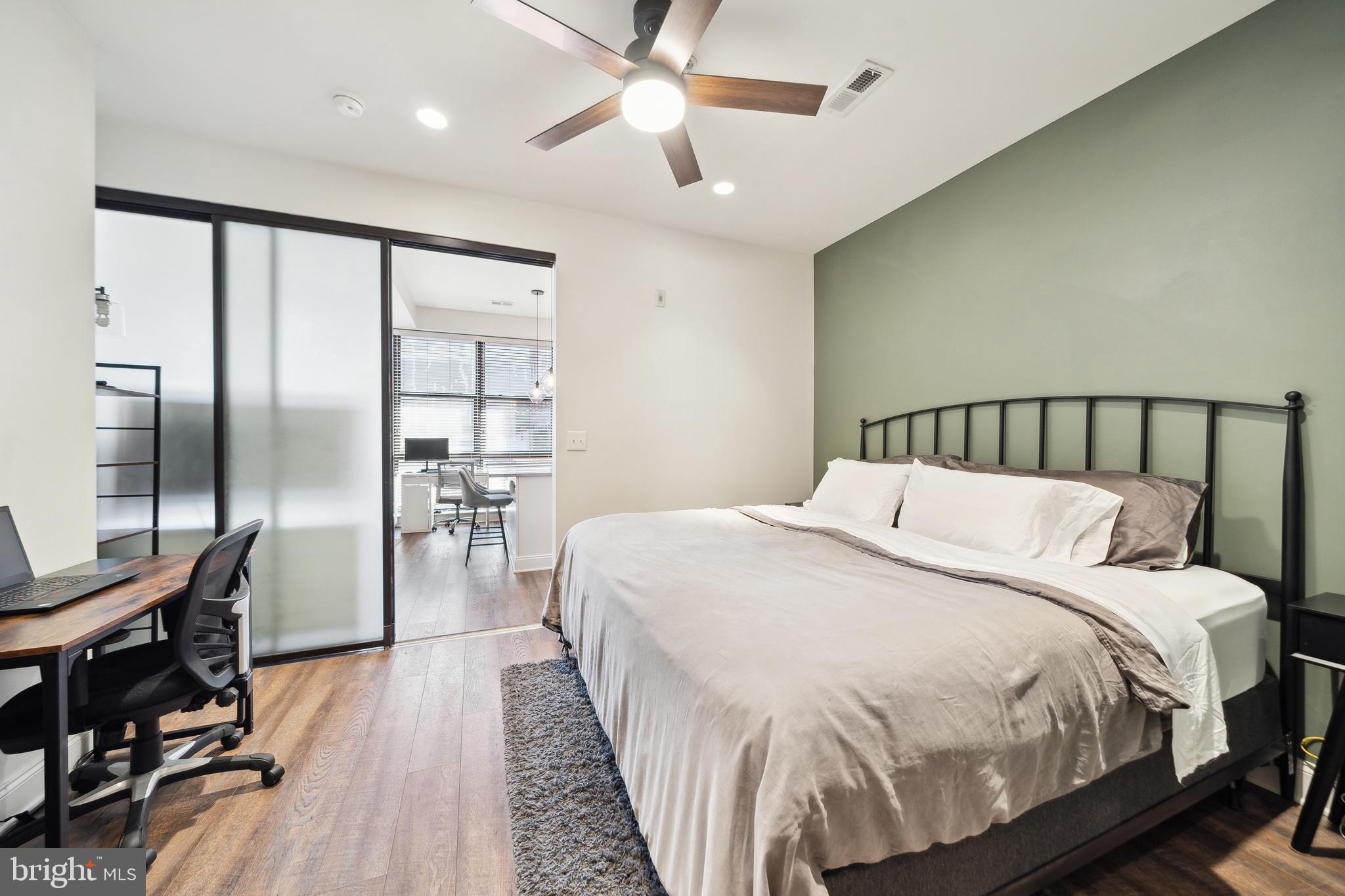 125-27 N 4th St #108