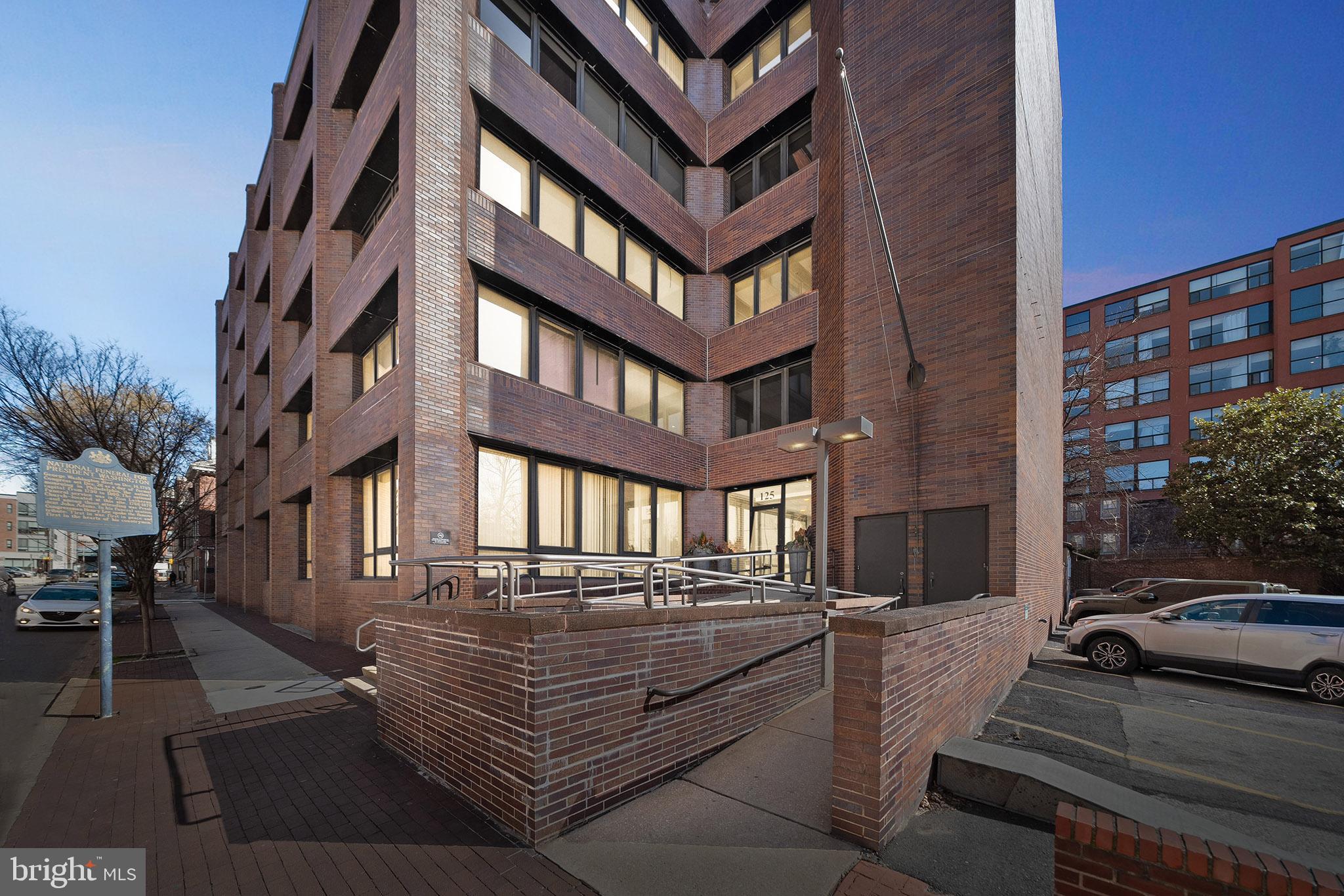 125-27 N 4th St #108