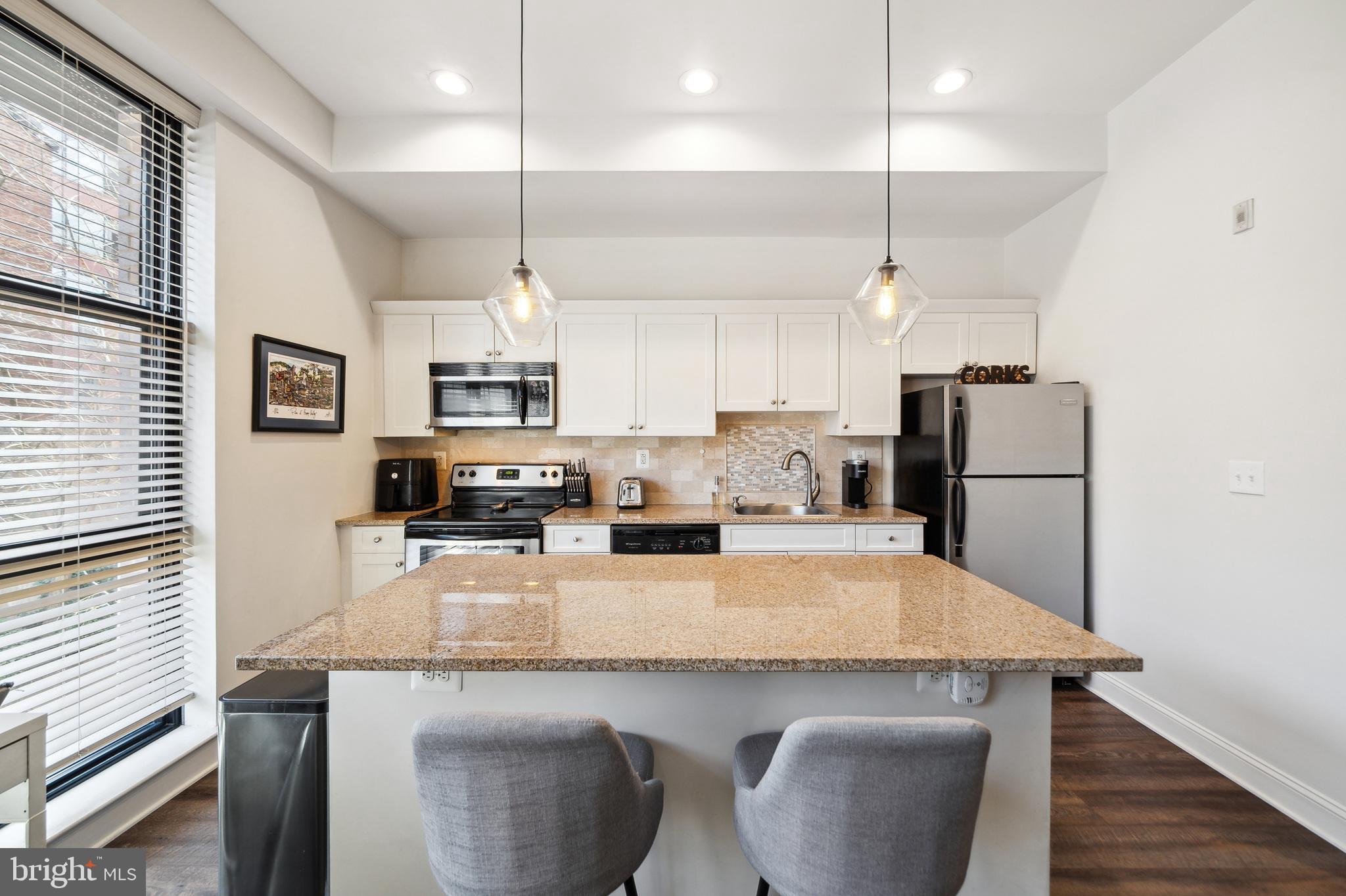 125-27 N 4th St #108