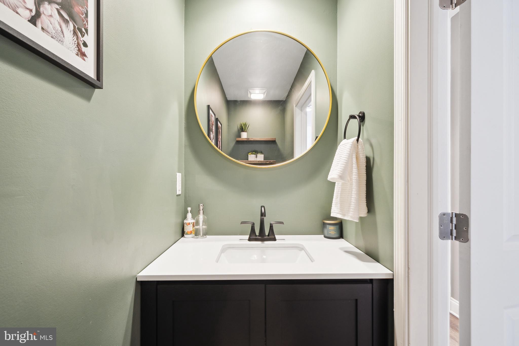 125-27 N 4th St #108