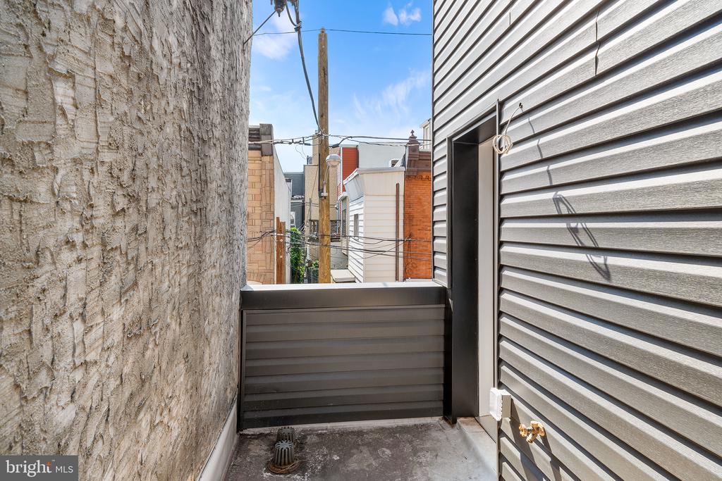 1330 Mifflin St