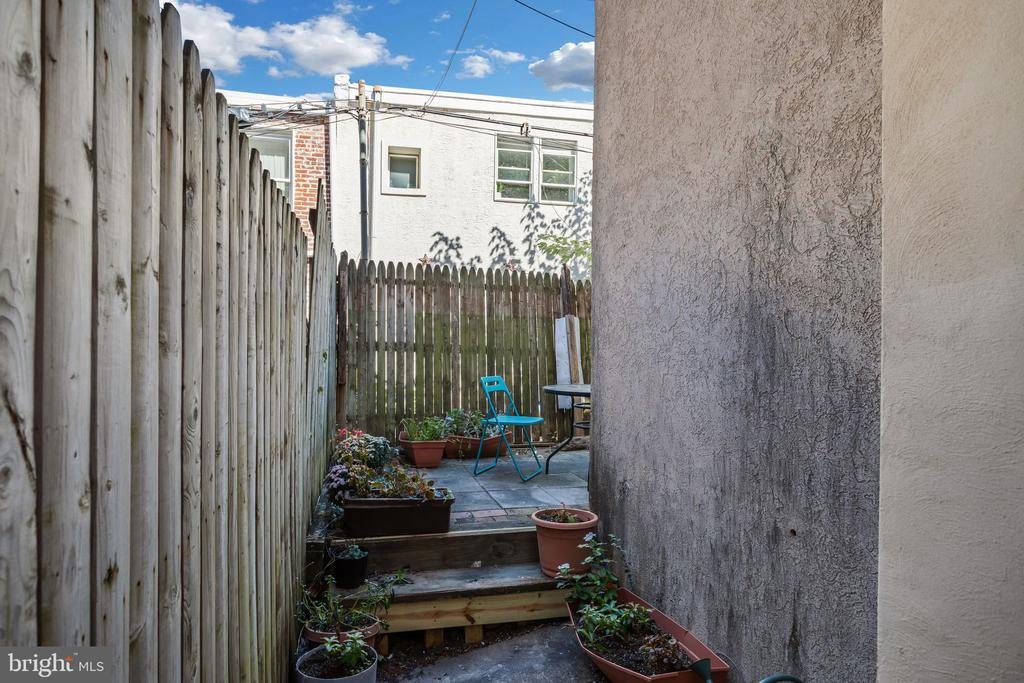 2019 Christian St