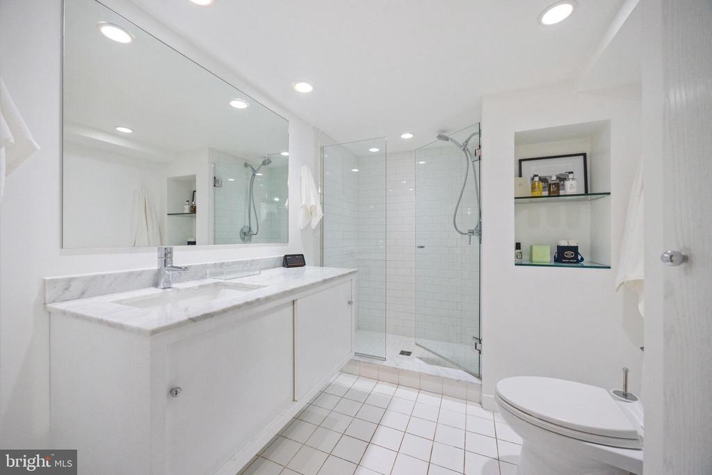 700 S 10TH ST #1A