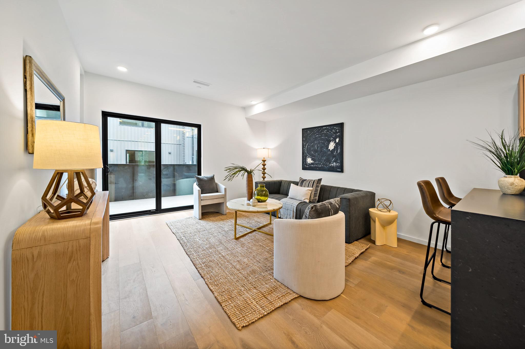 1712 Christian St #2