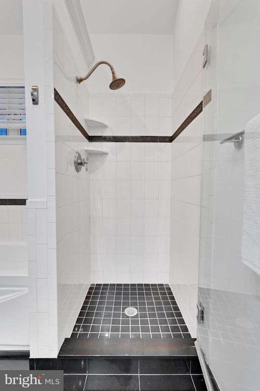 212-24 S 24th St #2418b