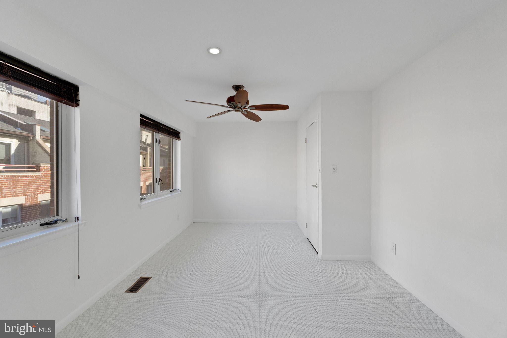 212-24 S 24th St #2418b
