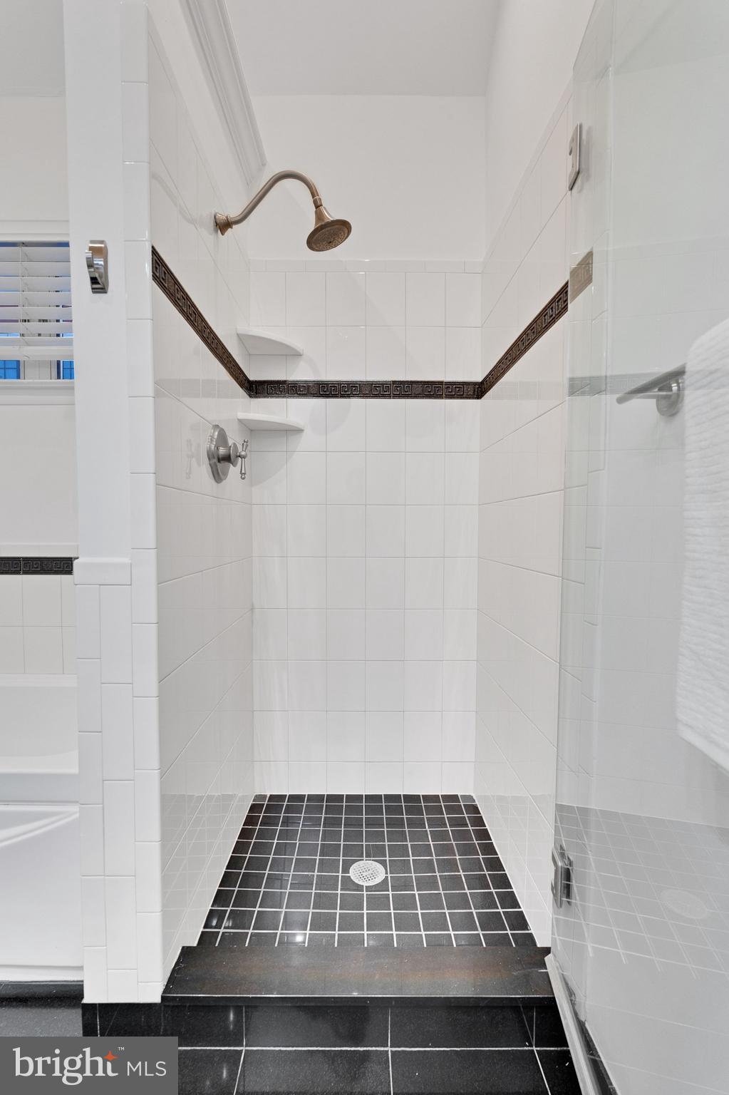 212-24 S 24th St #2418b