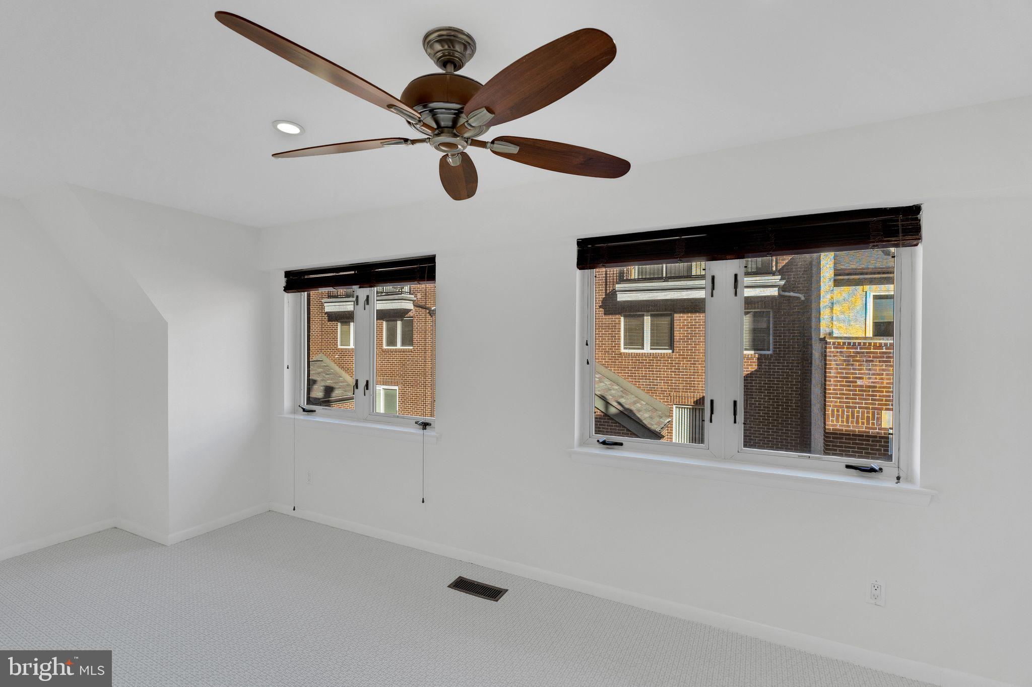 212-24 S 24th St #2418b