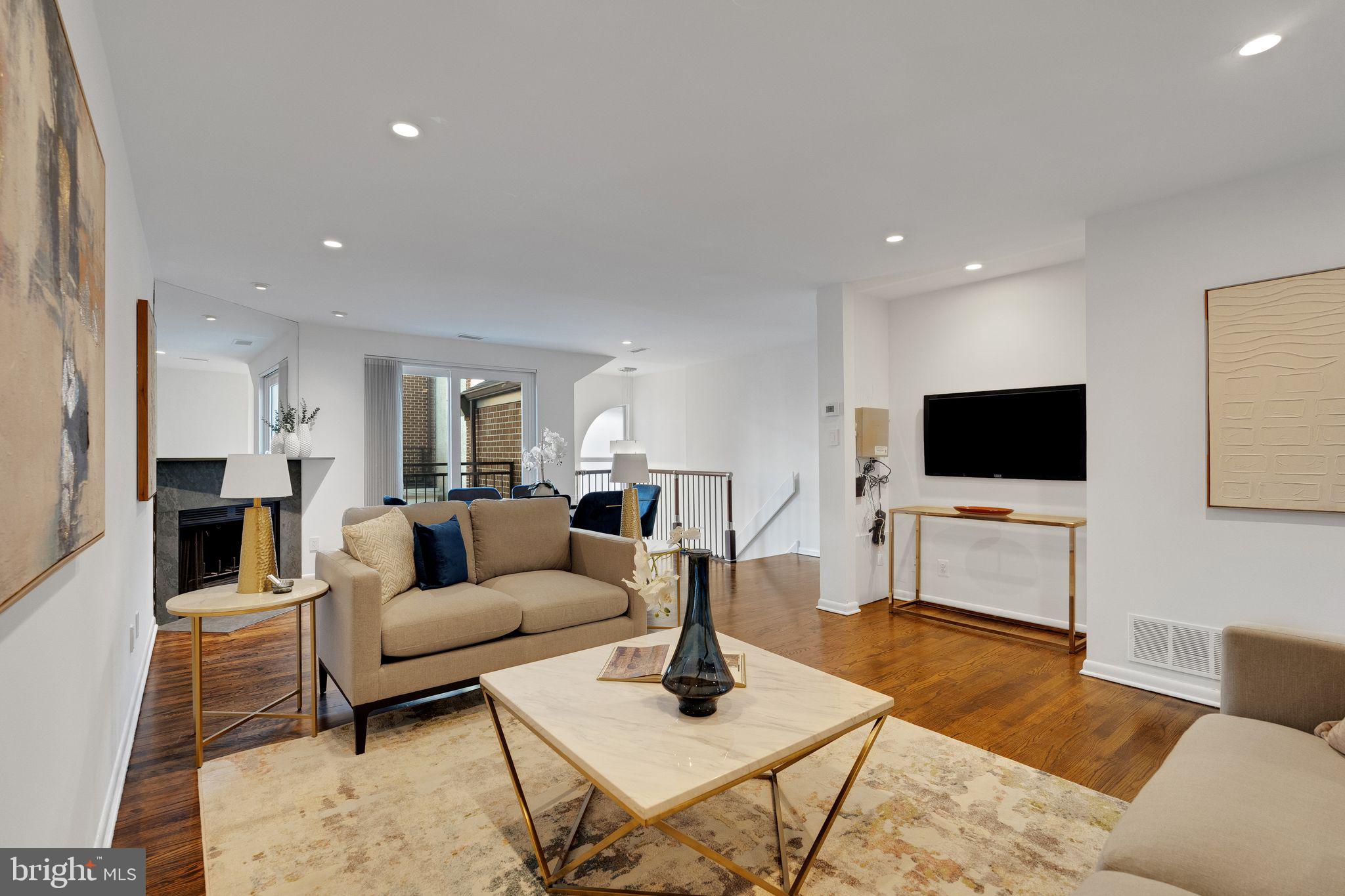 212-24 S 24th St #2418b