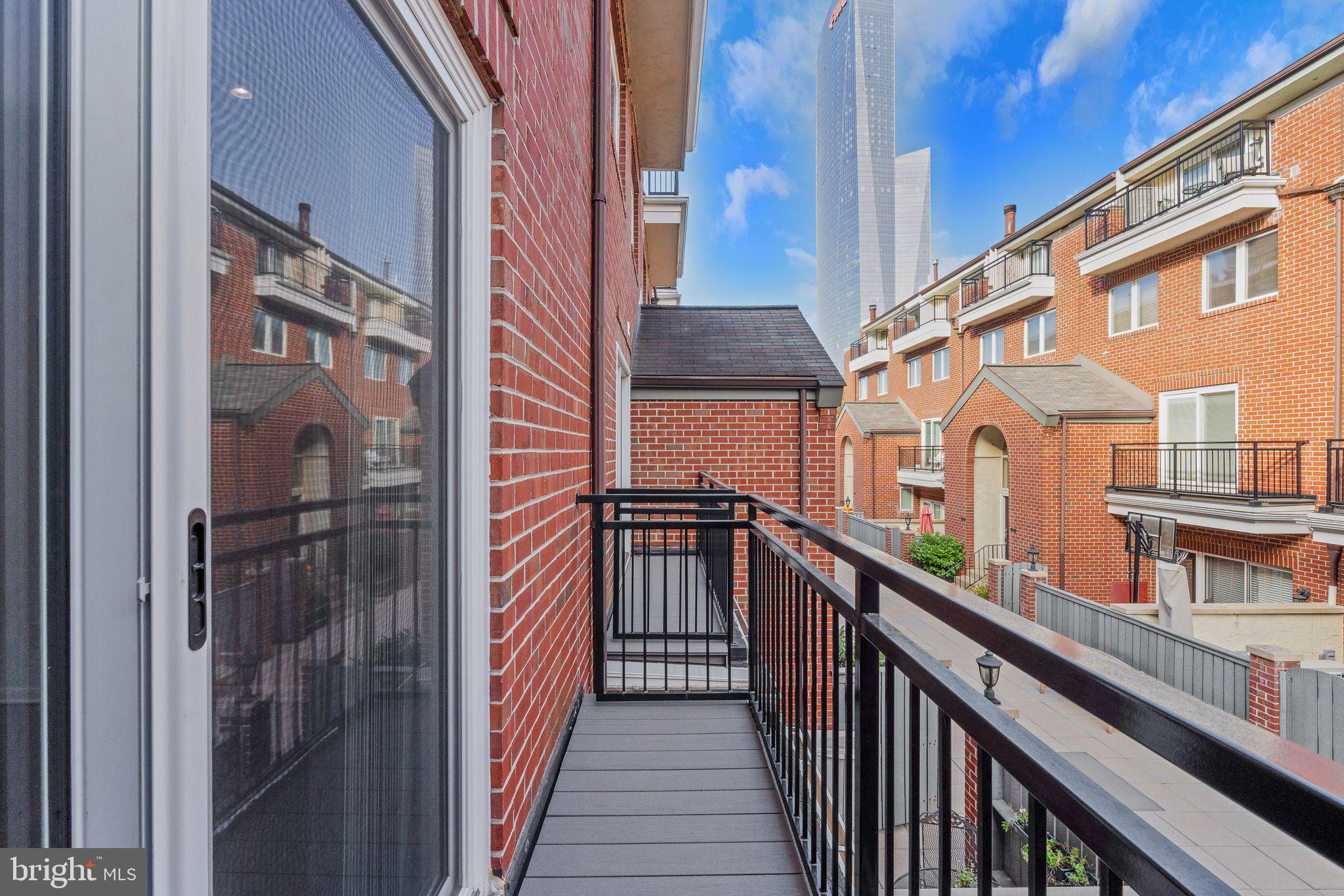 212-24 S 24th St #2418b