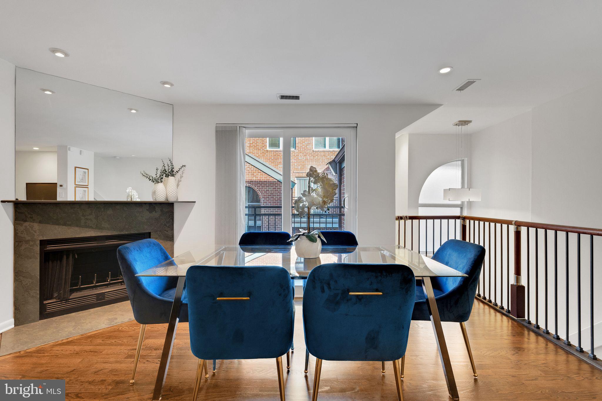 212-24 S 24th St #2418b
