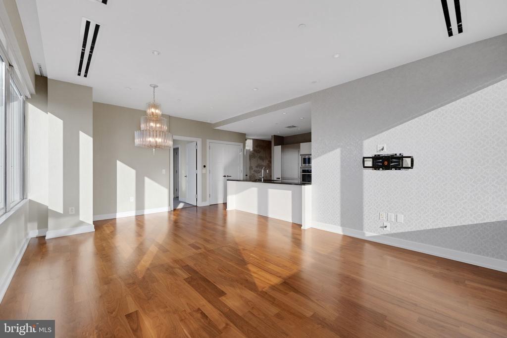 50 S 16th St #5102