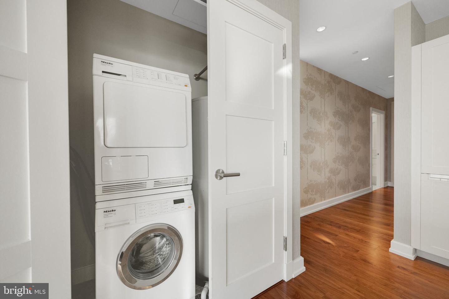 50 S 16th St #5102