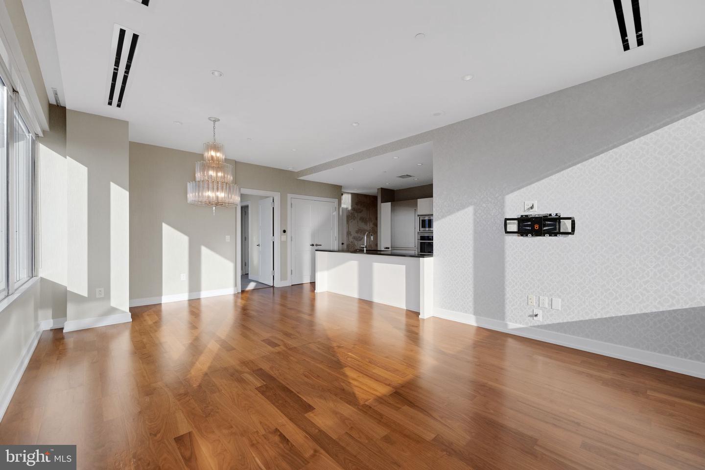 50 S 16th St #5102