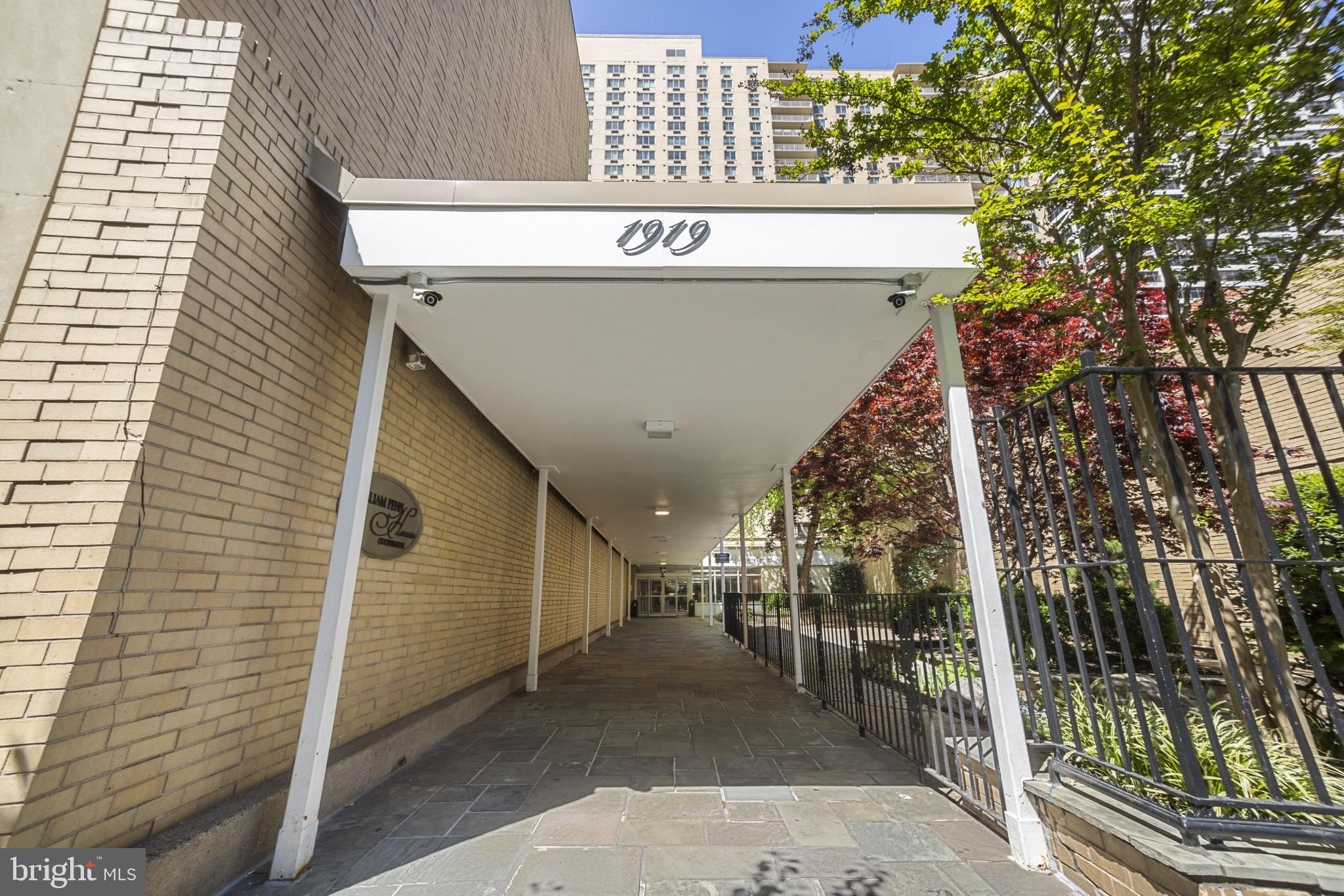 1919 Chestnut St #2901/02/24